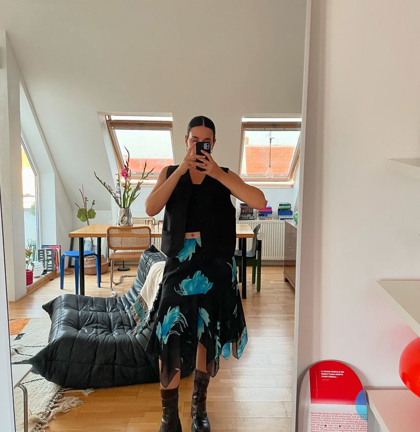 Embracing Mid-Century Aesthetics with Mariàn Papadea