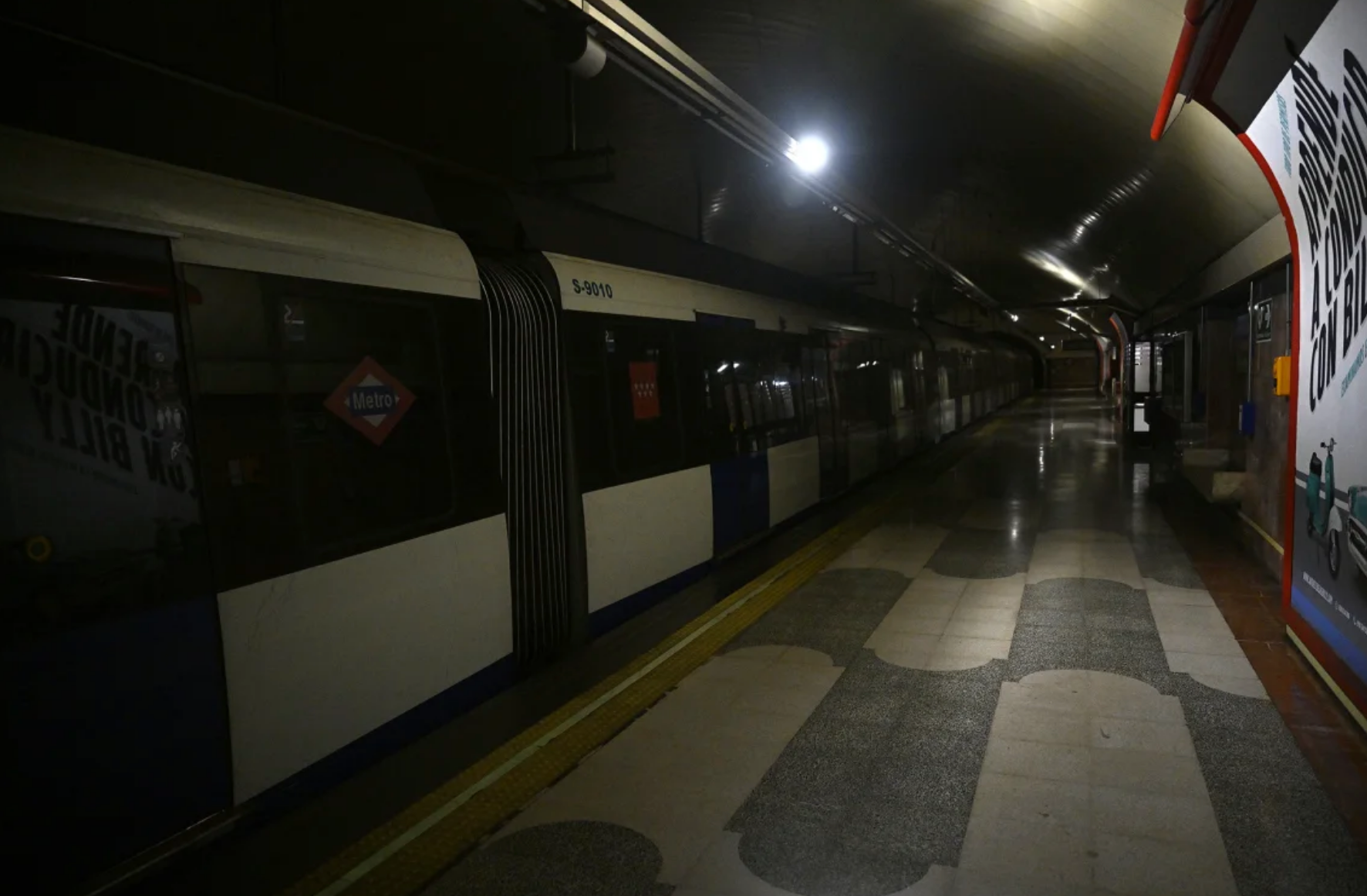 Massive Blackout Cripples Iberian Peninsula, Disrupting Daily Life