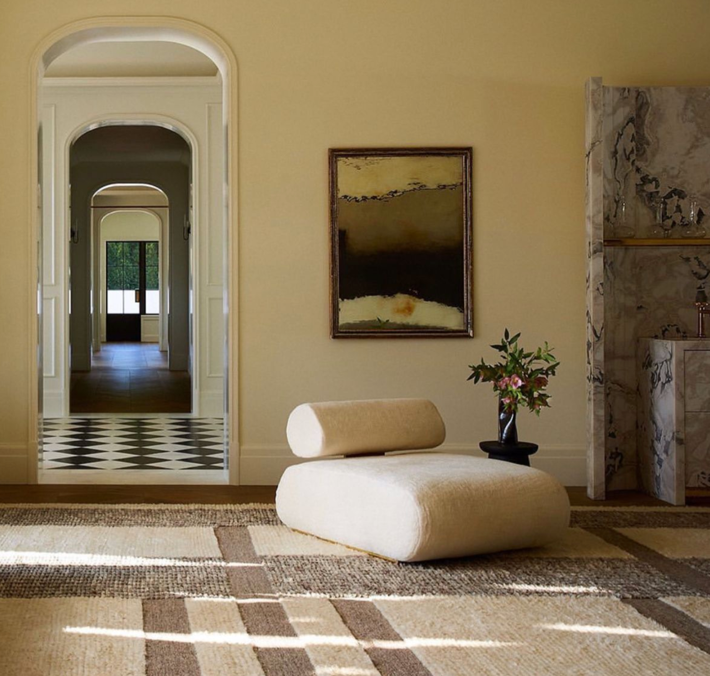 Inside Gwyneth Paltrow’s Serene Sanctuary: A Glimpse into Her Interior Aesthetic