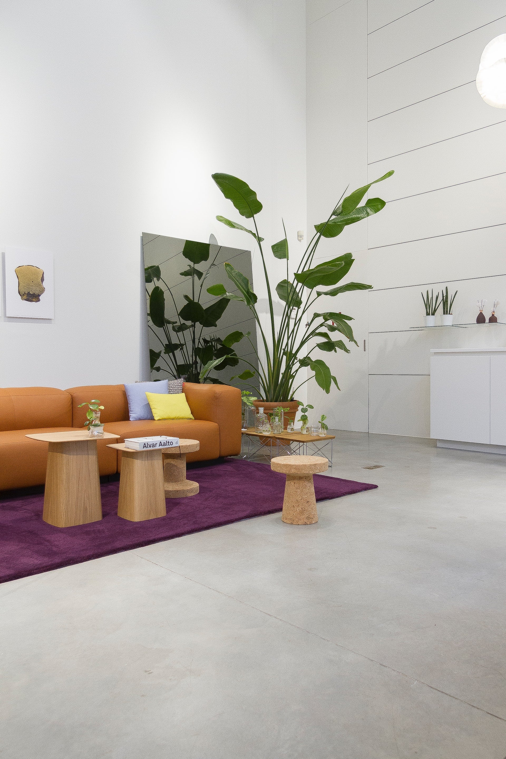 How to mix and match pillows on a sofa