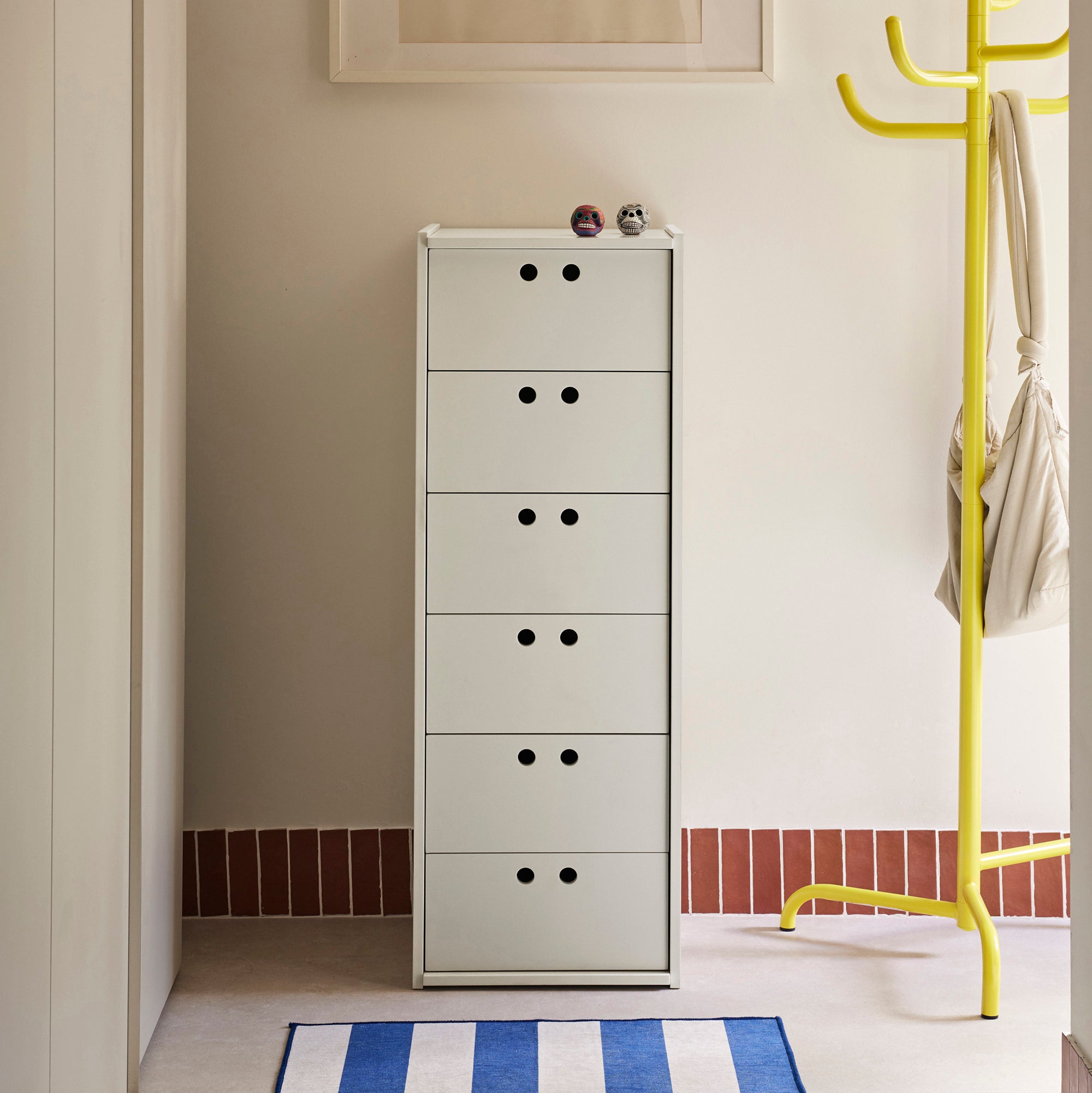 Tall Chest Wally – Cream | 40×40×118 cm