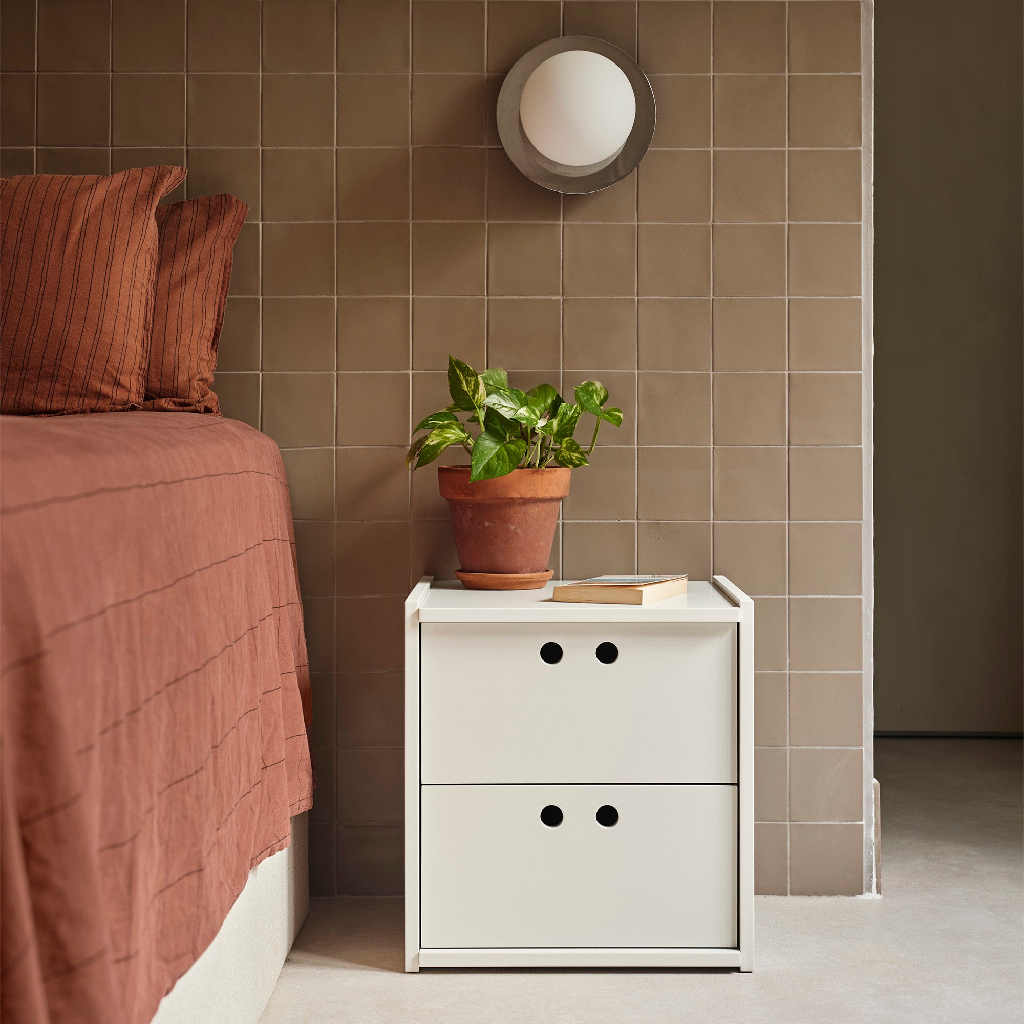 Bedside Table Wally – Cream | 40×40×42 cm