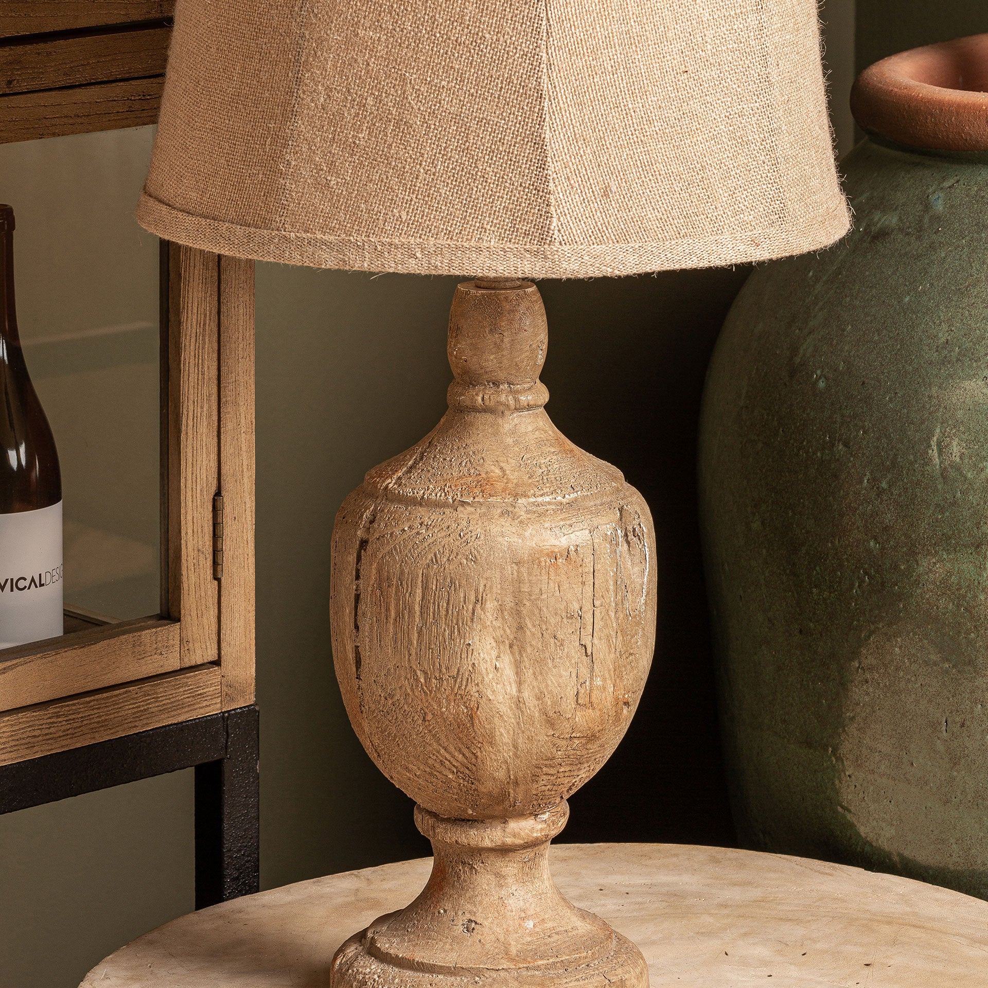 TABLE LAMP