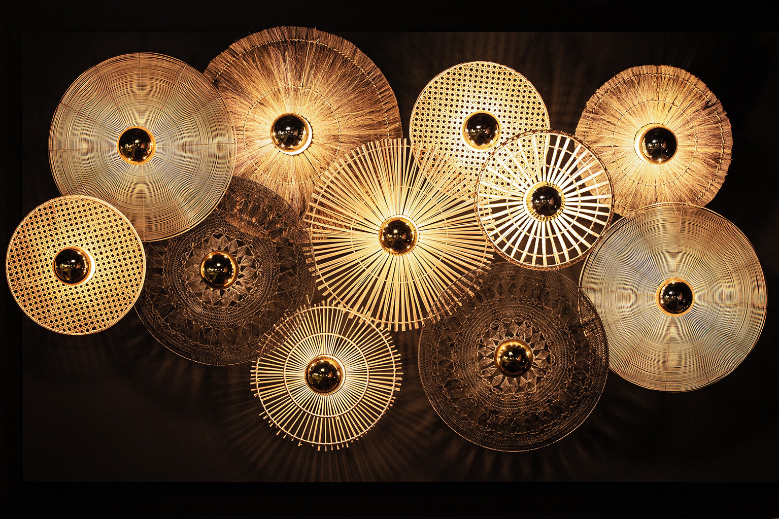 HELKIE WALL LAMP