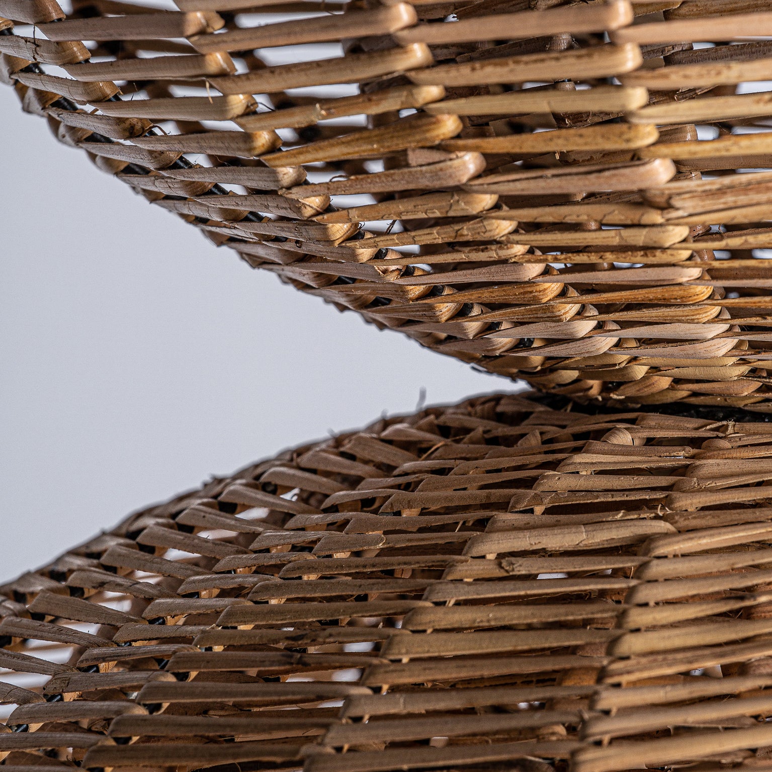 PLISSÉ RATTAN CEILING LAMP