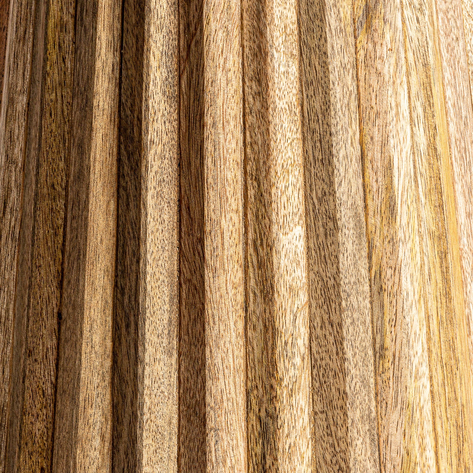 PLISSÉ WOOD SIDE TABLE