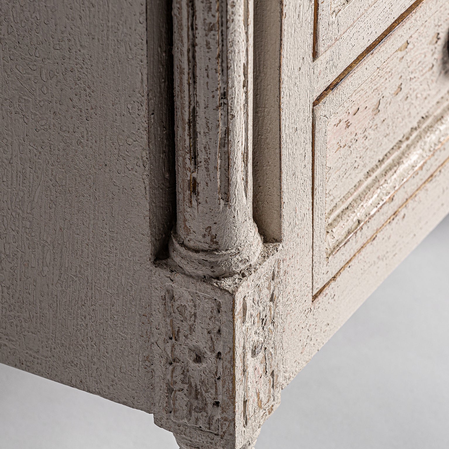 Pisek Mango Wood Bedside Table - Provençal Style