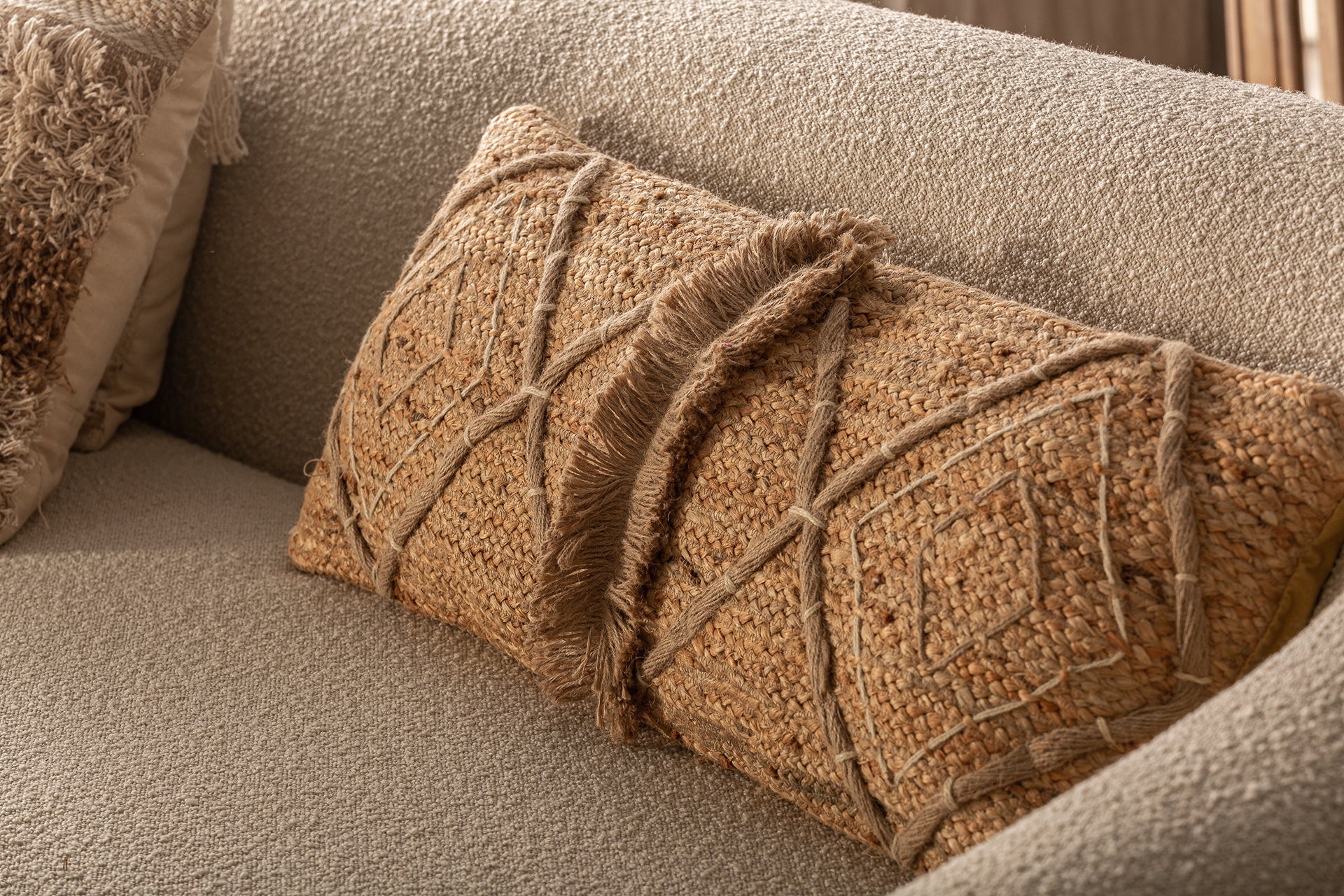 AMELY CUSHION