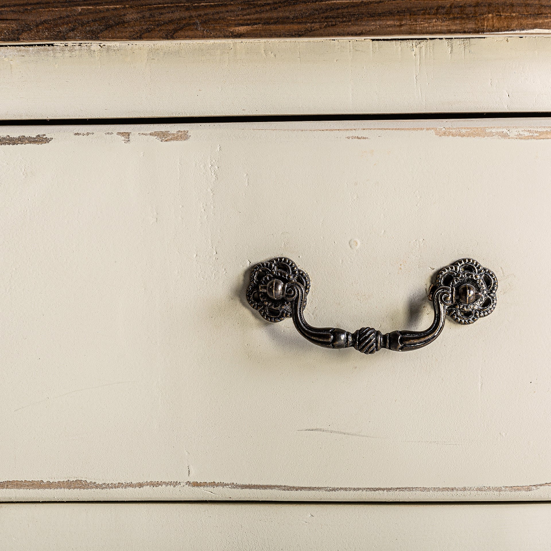 PIVKA CHEST OF DRAWERS