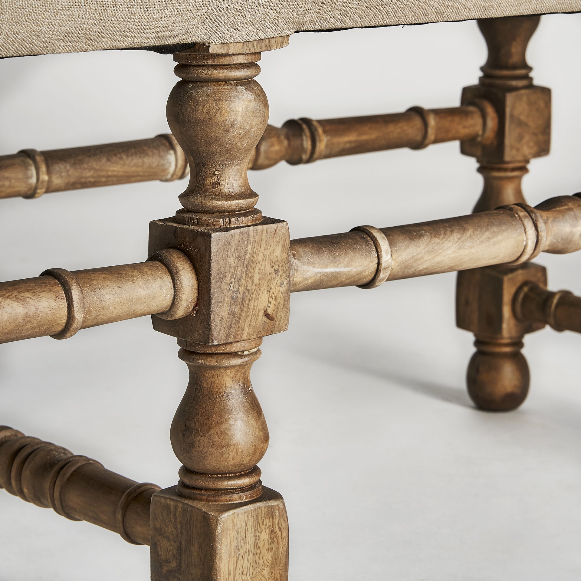 Ljus Mango Wood Bed Bench - Contemporary Style