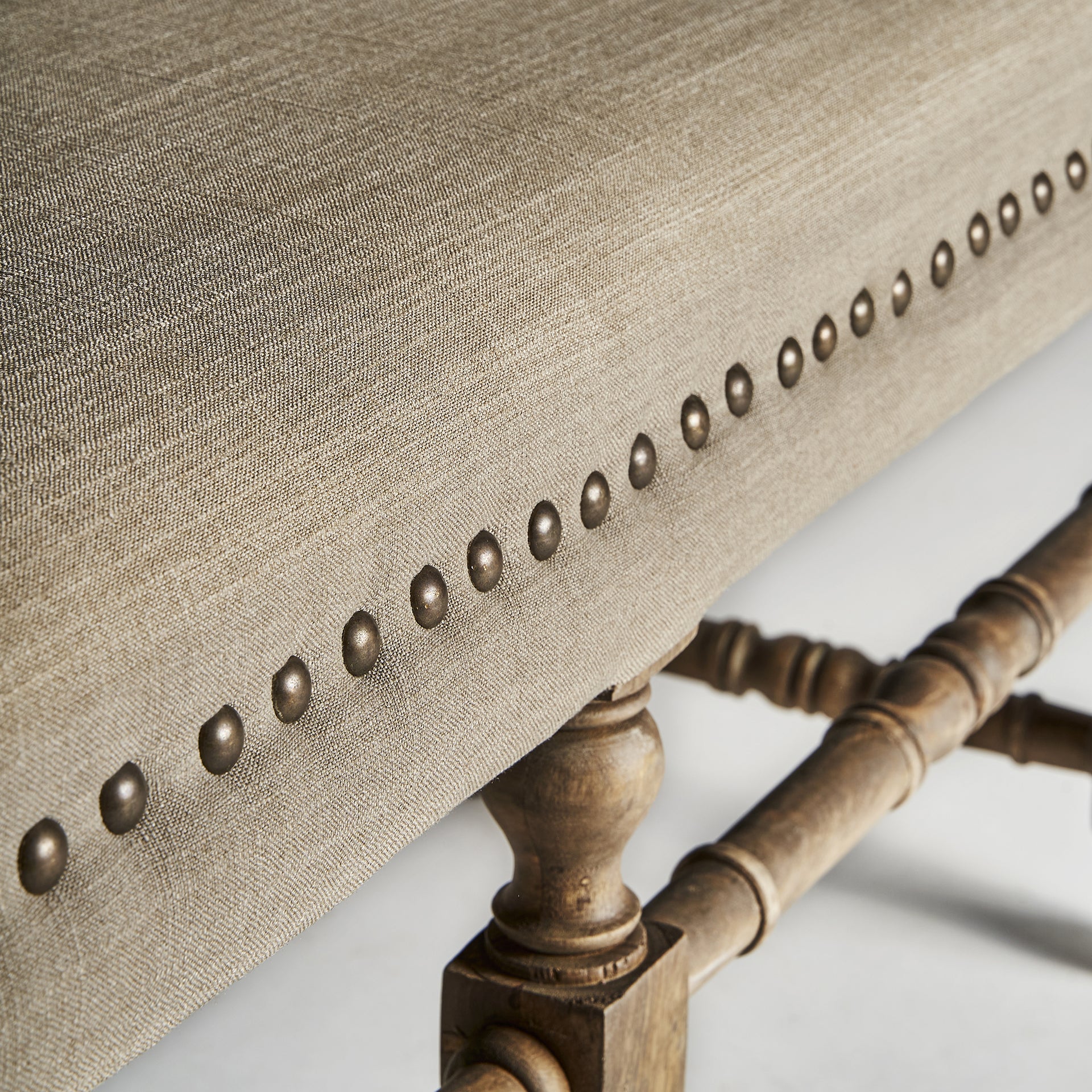 Ljus Mango Wood Bed Bench - Contemporary Style
