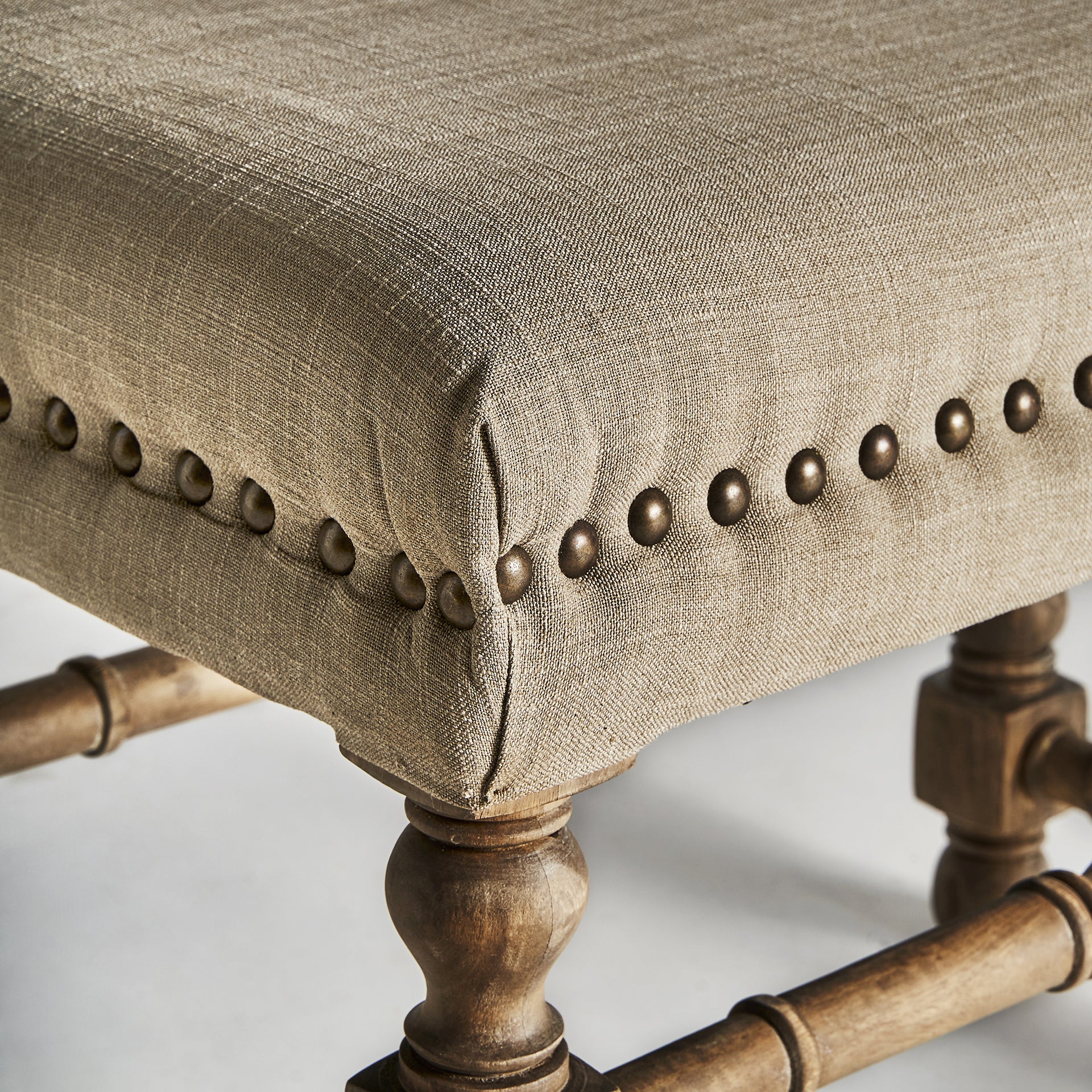 Ljus Mango Wood Bed Bench - Contemporary Style