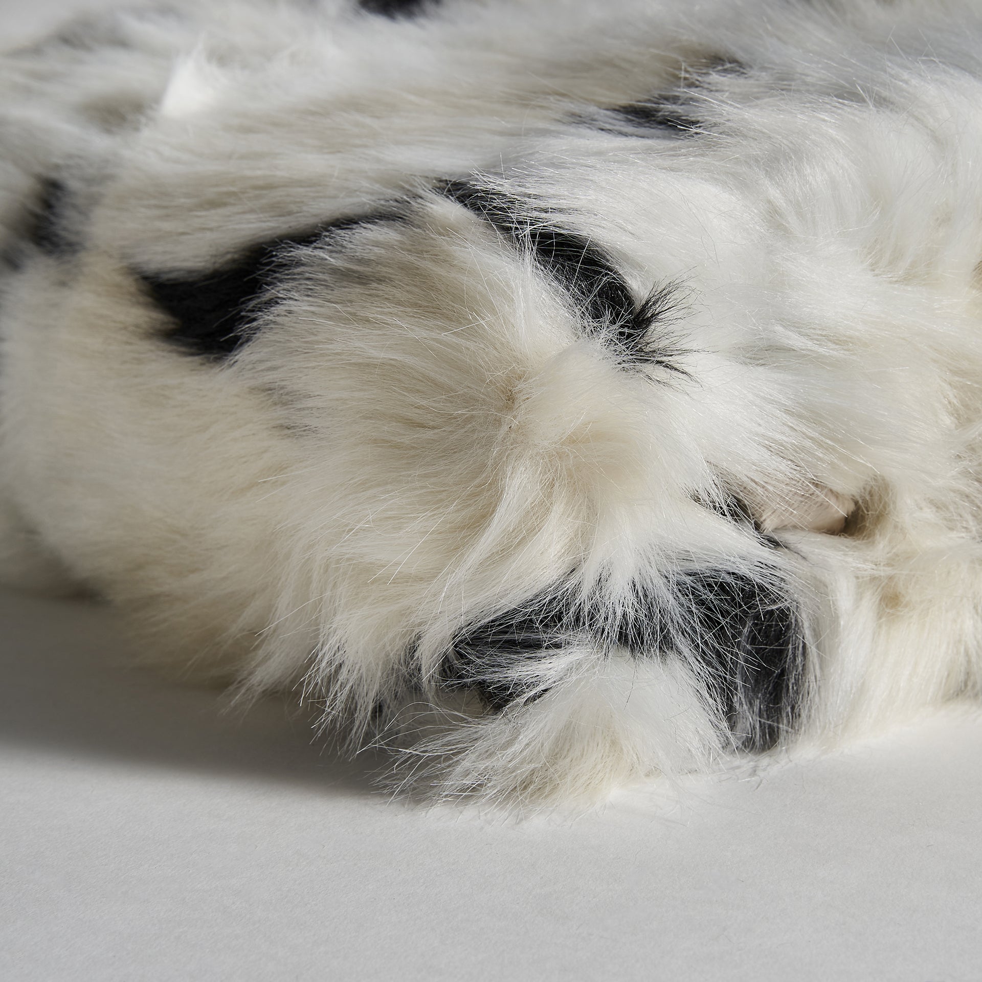 Oso Nordic Microfiber Blanket - Soft White Luxury Throw