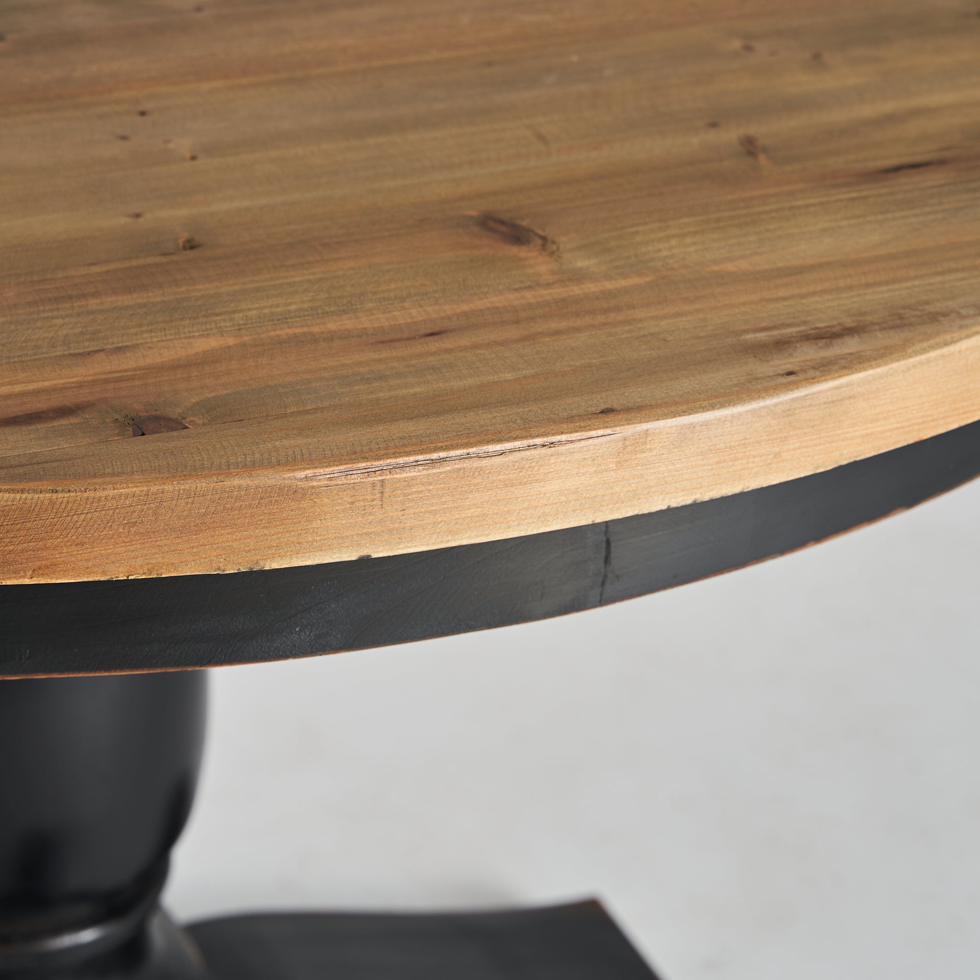 ZENICA DINING TABLE