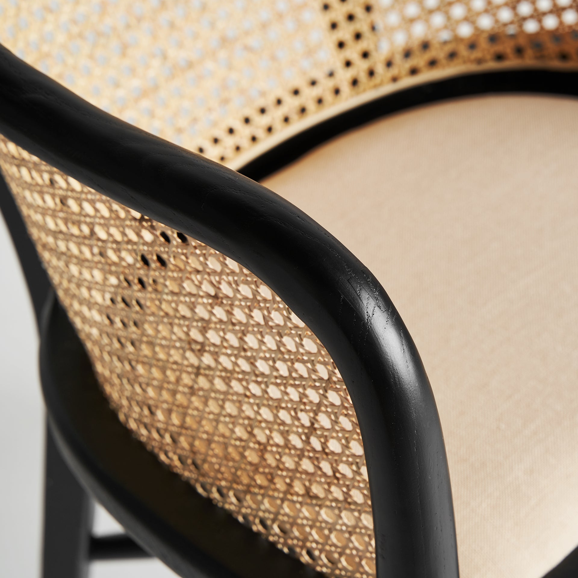 Nuchis Contemporary Birch Armchair – Black & Linen