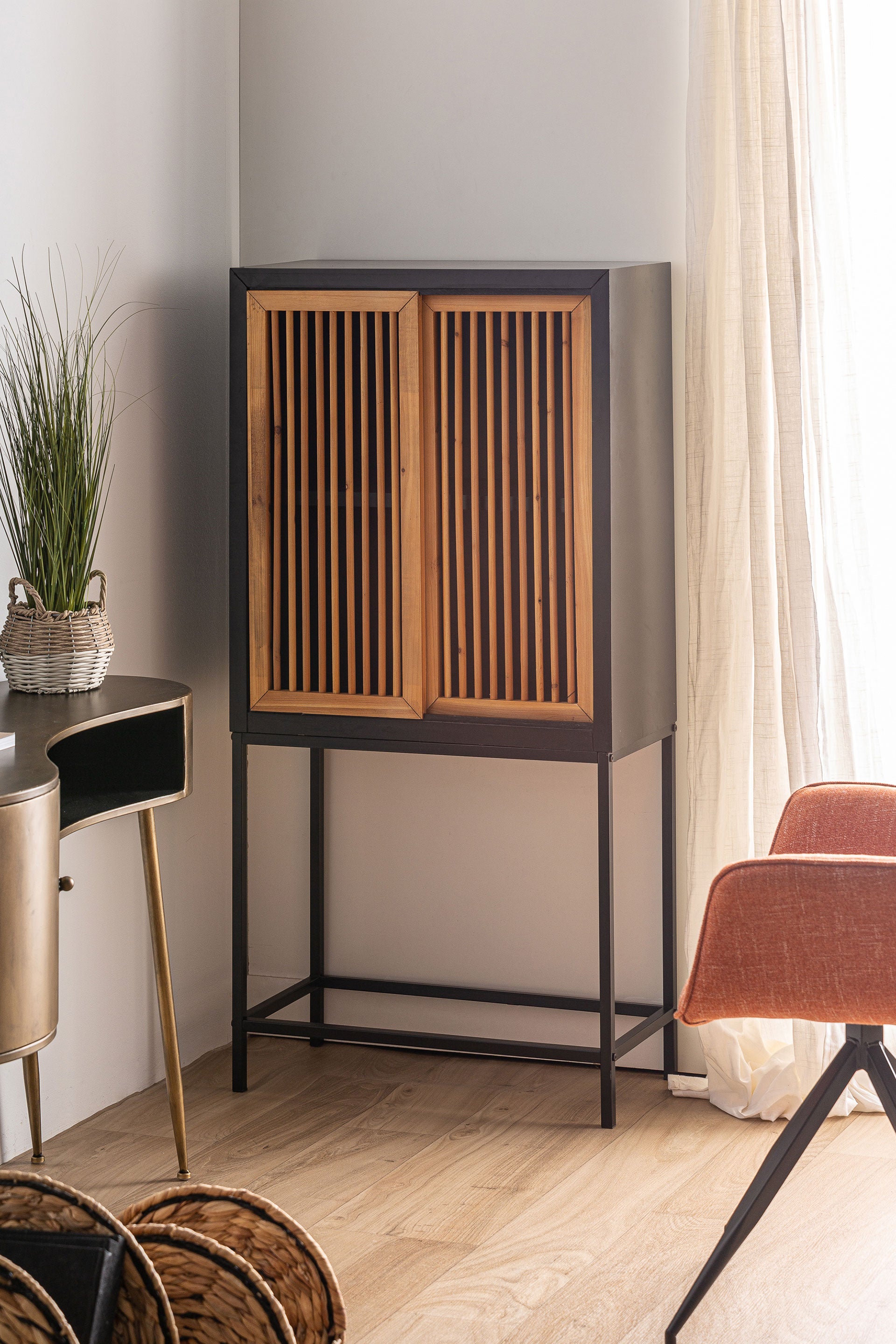 LOMQUI WARDROBE