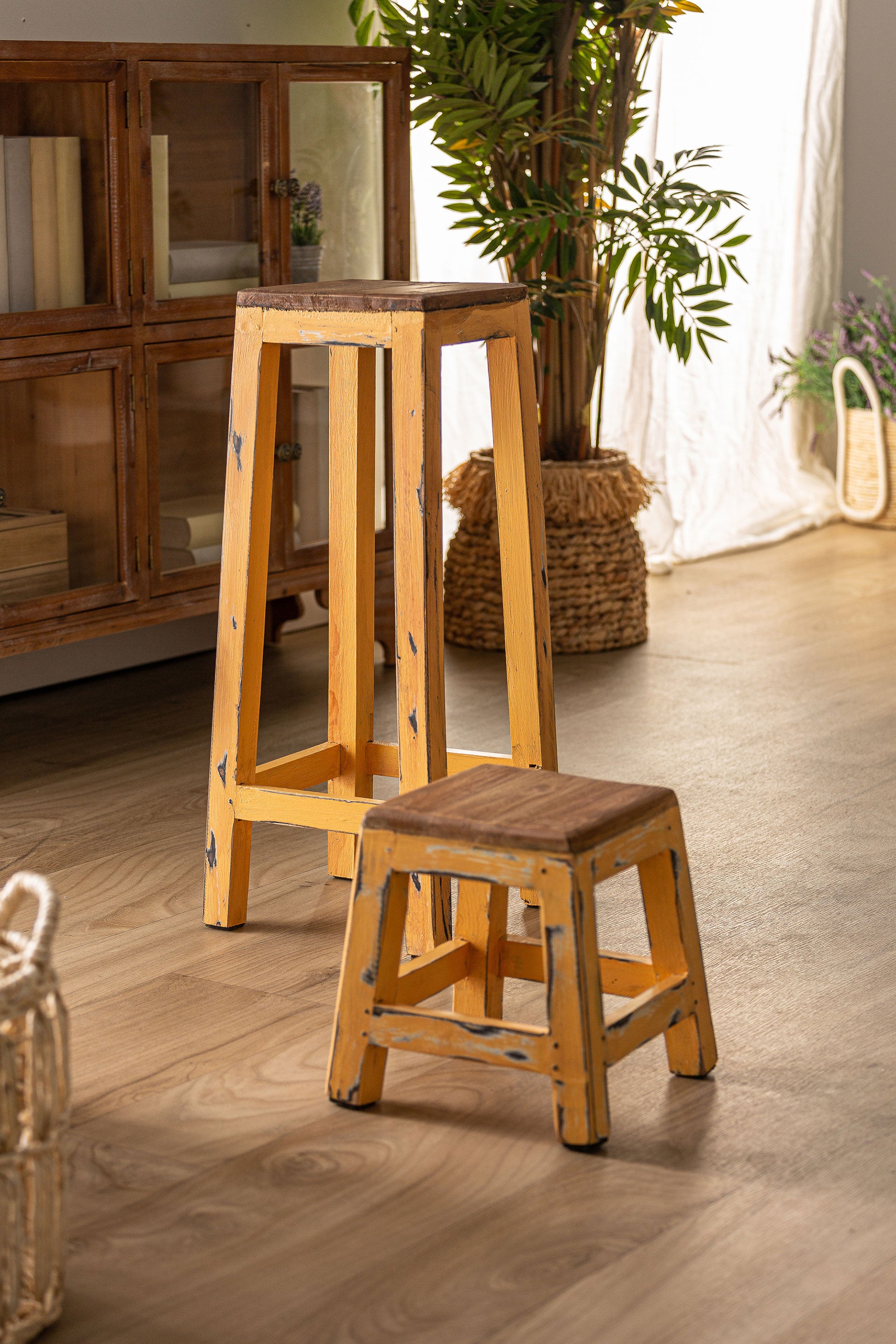 SAURIS STOOL