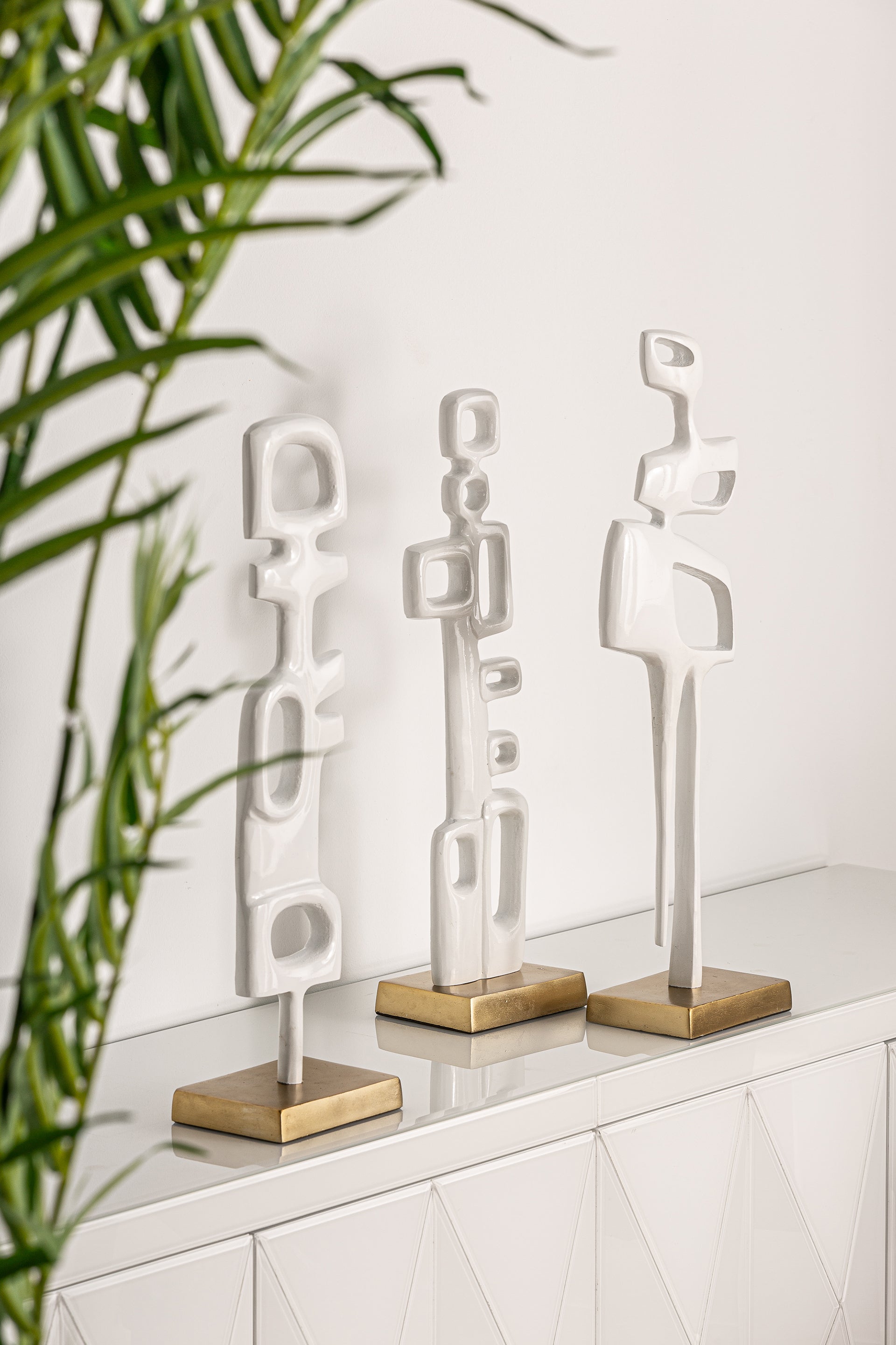 HUBBLE DECORATIVE FIGURE