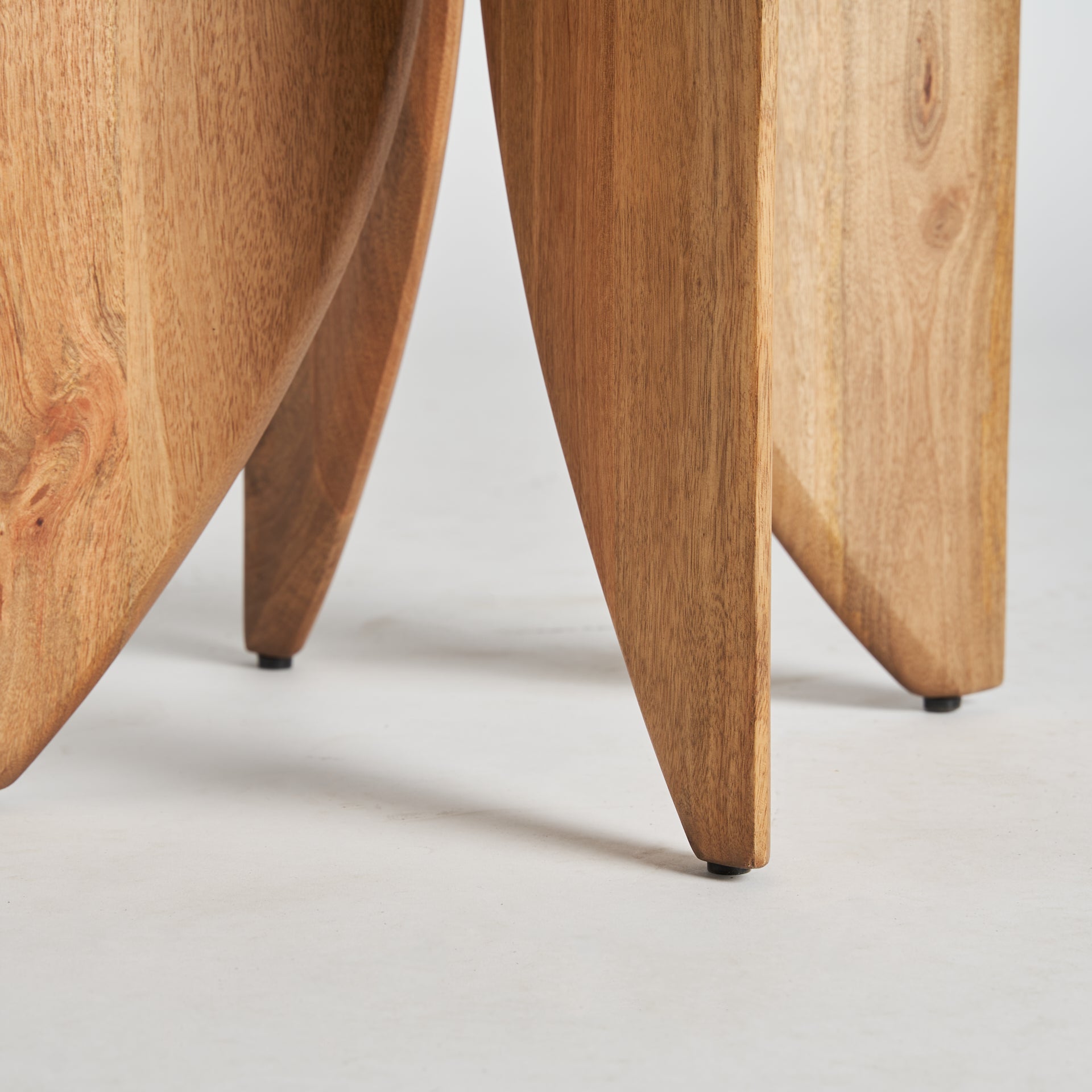 RIESA SIDE TABLE