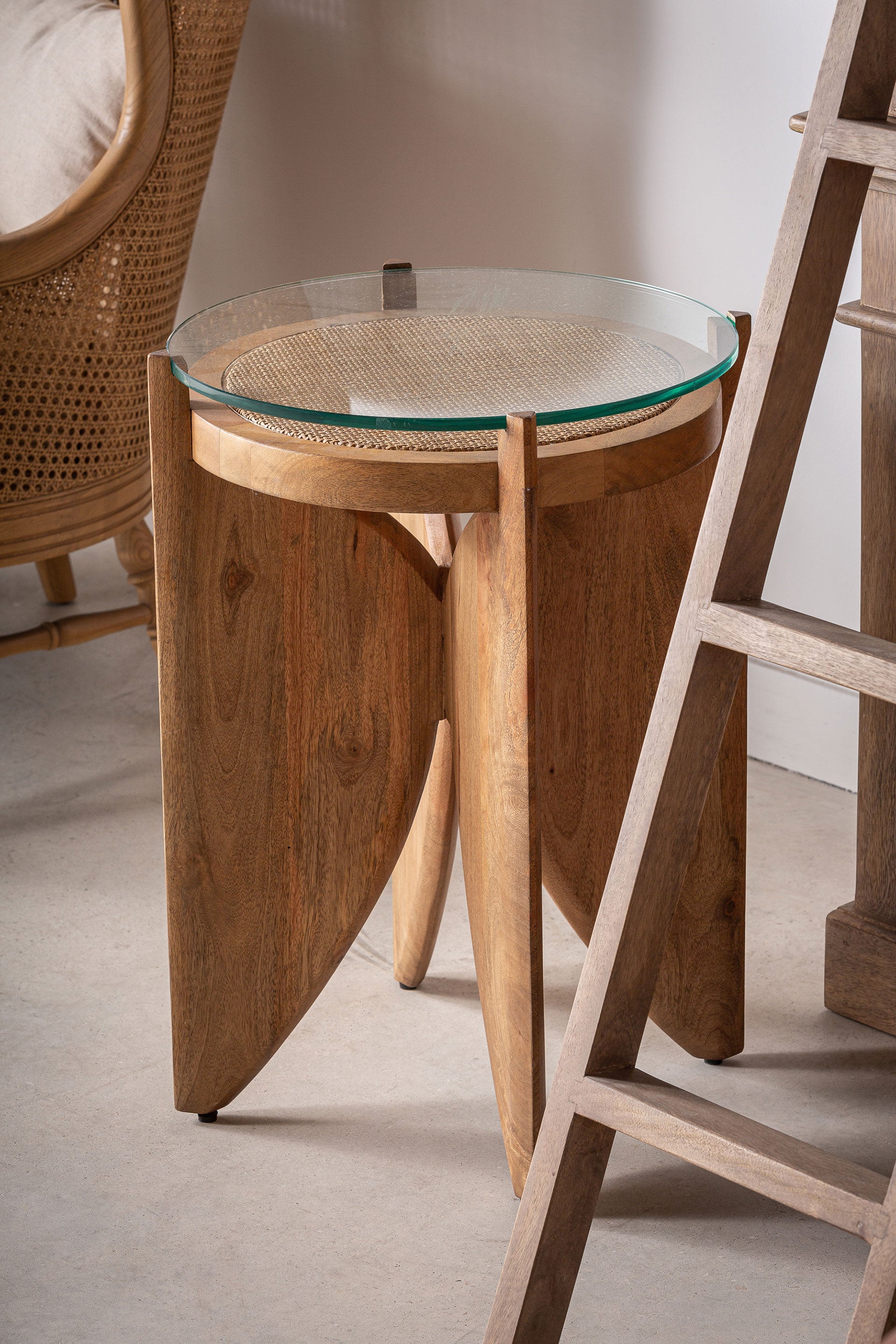 RIESA SIDE TABLE