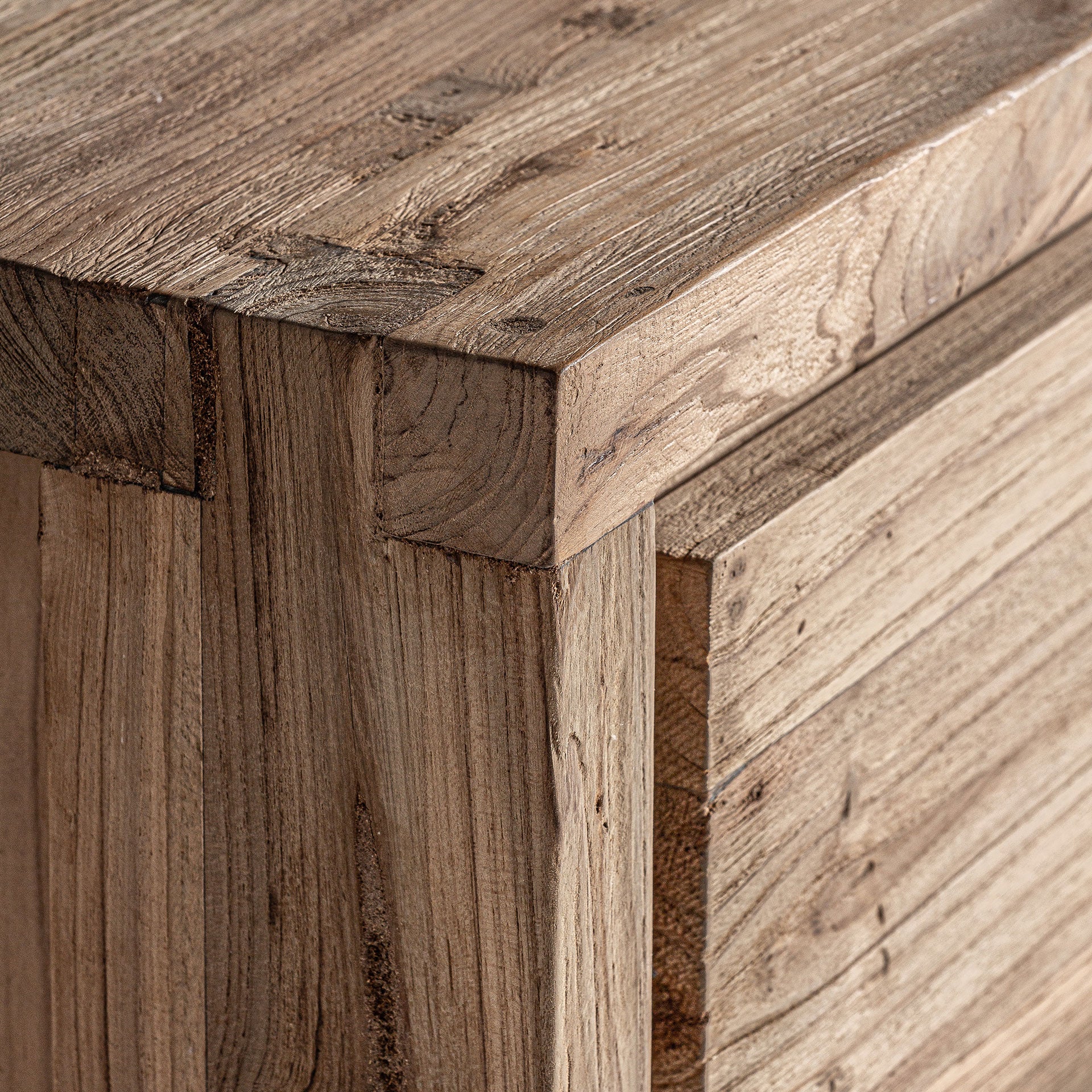 LUX CHEST OF DRAWERS