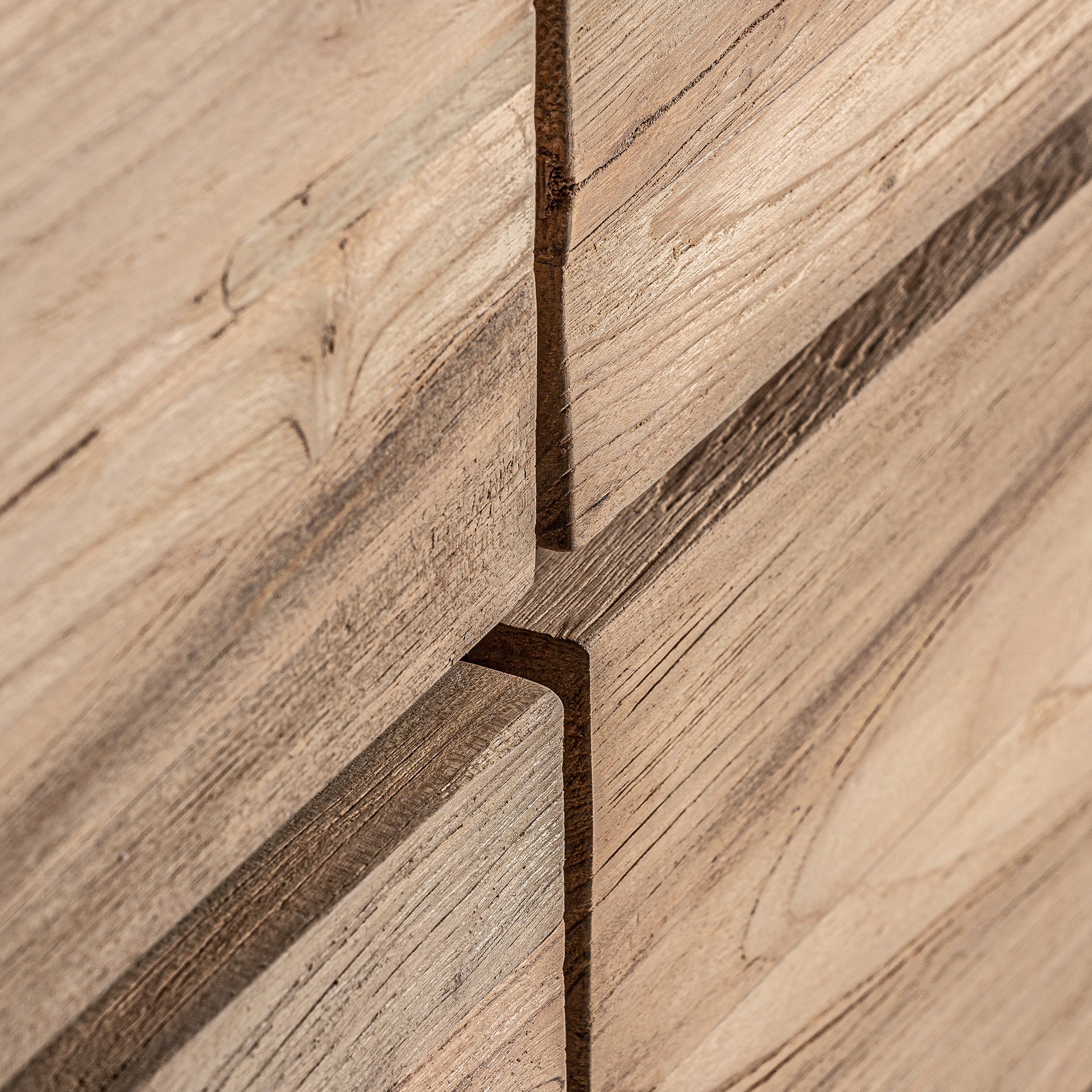 LUX CHEST OF DRAWERS