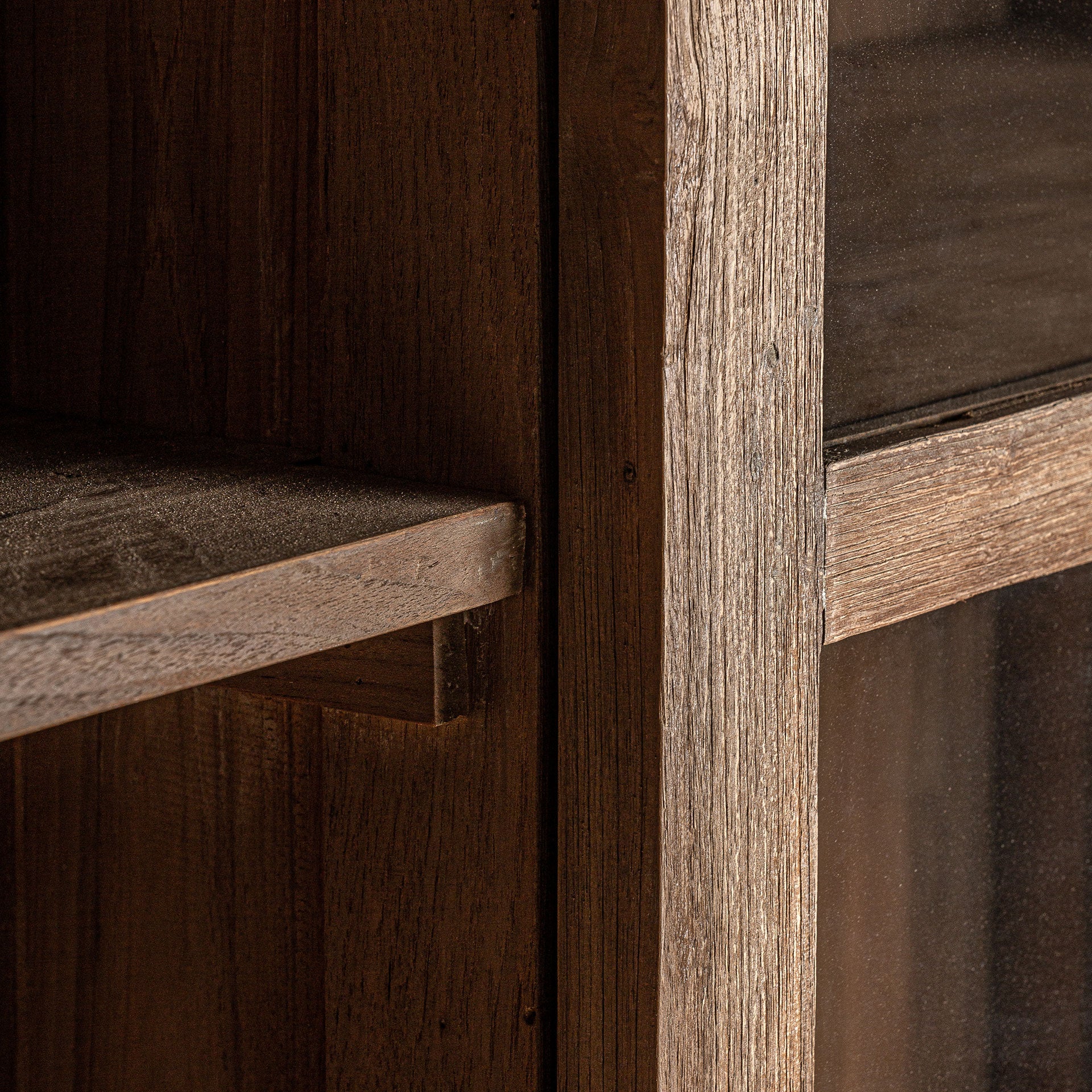 NYSTED GLASS CABINET