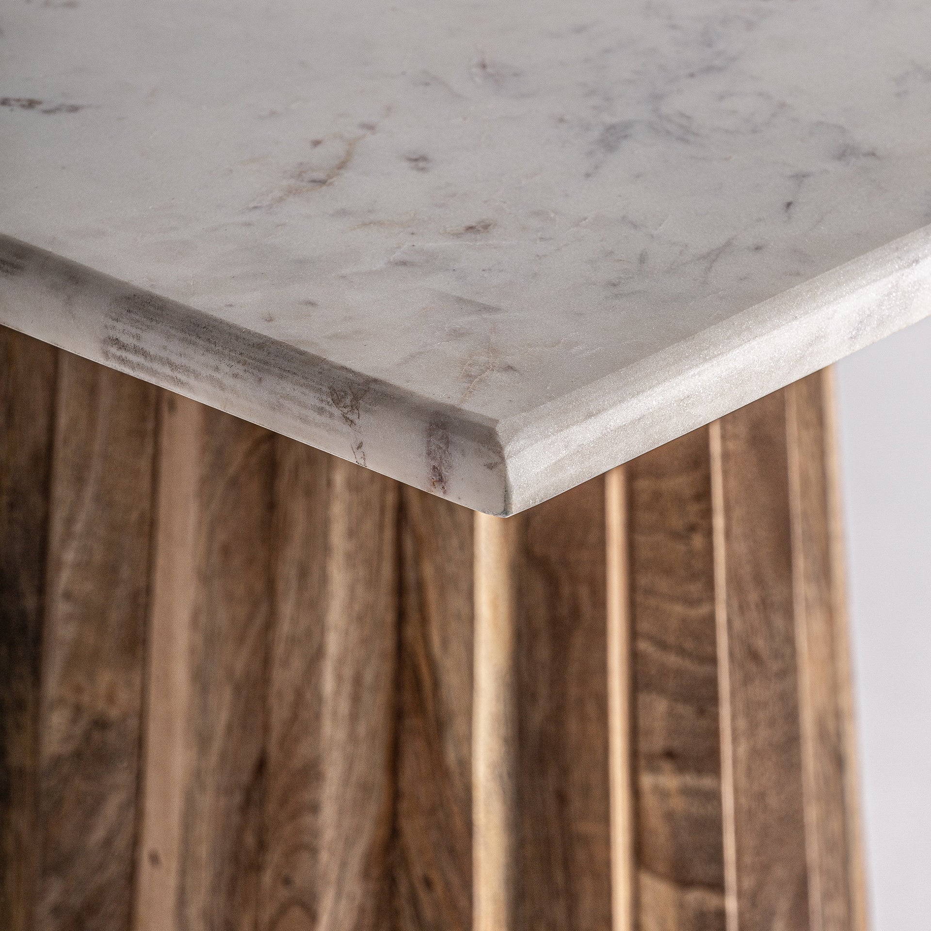 PLISSÉ WOOD BAR TABLE