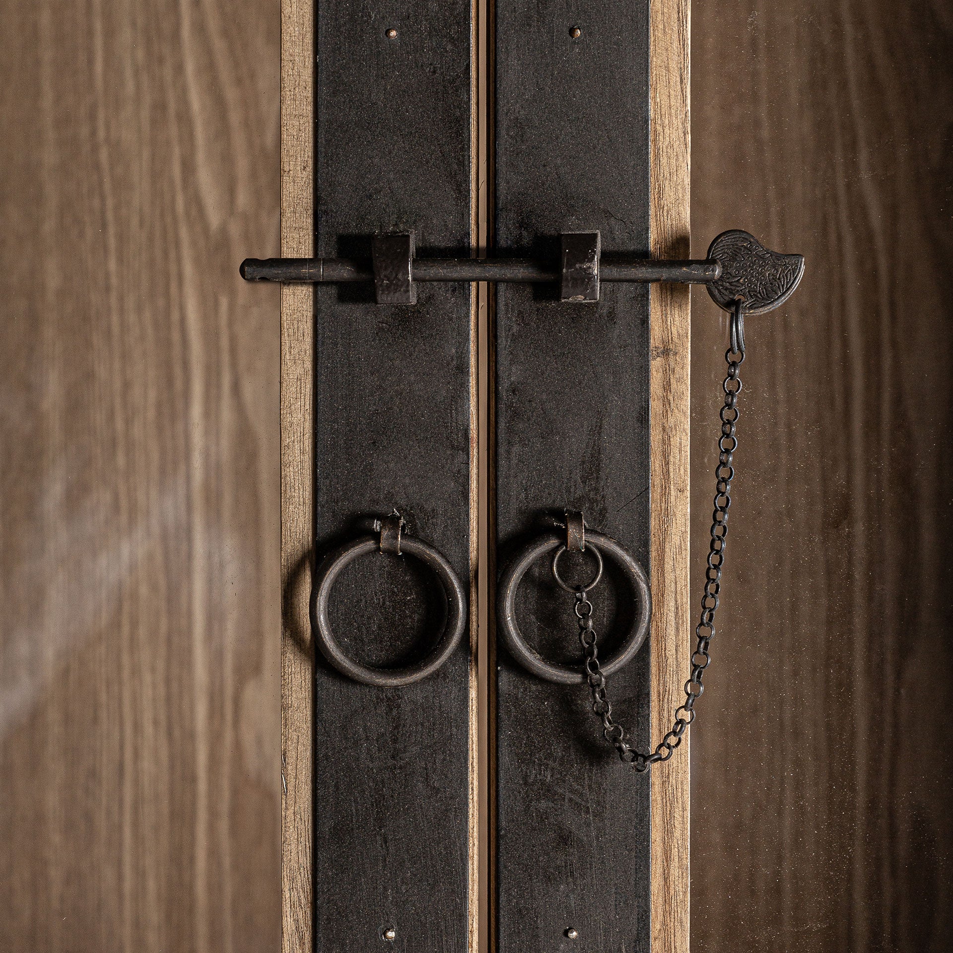 MAWGAN GLASS CABINET