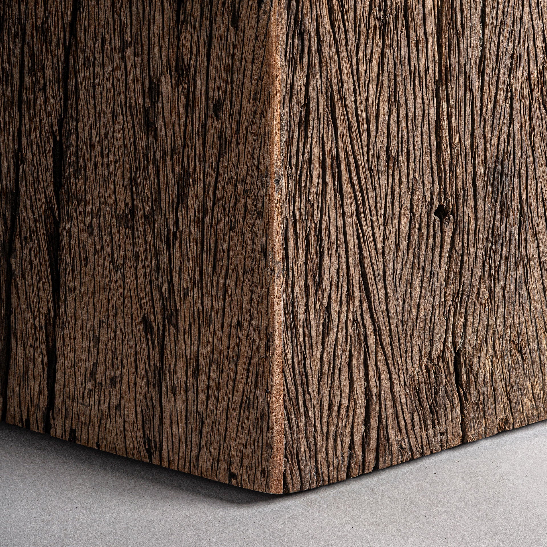 WALDING DINING TABLE