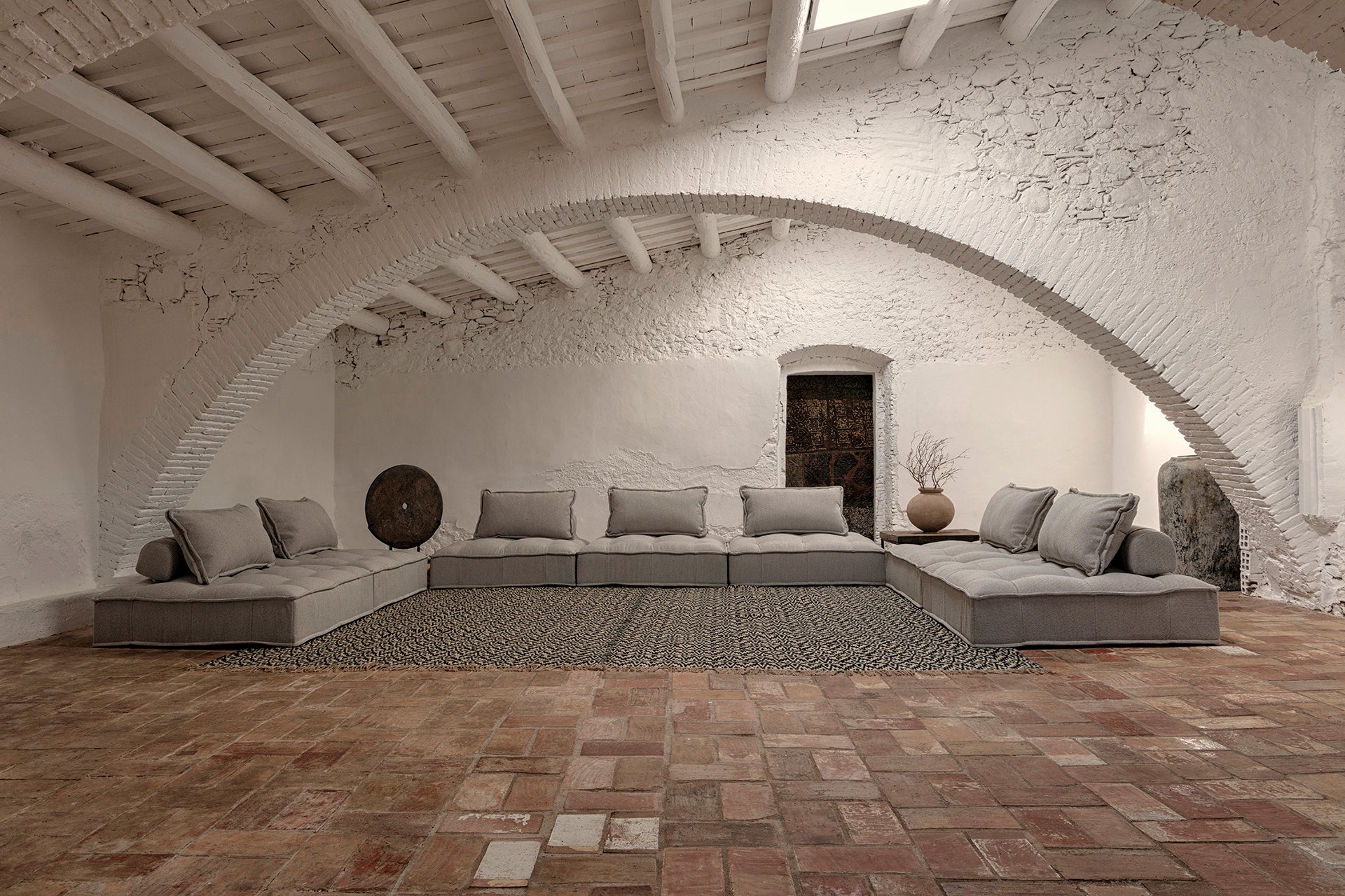 WALDING COFFEE TABLE