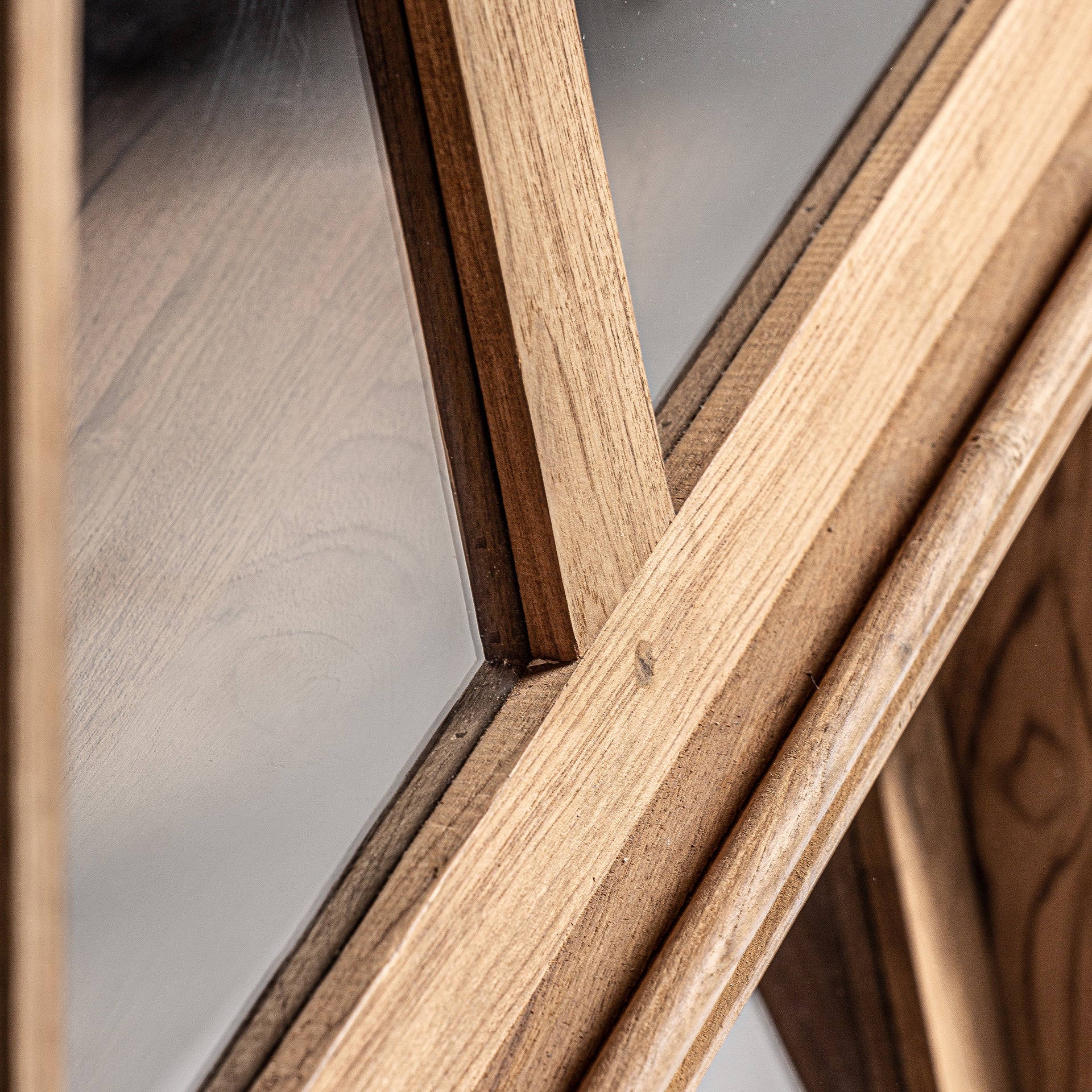 BACKLYN GLASS CABINET