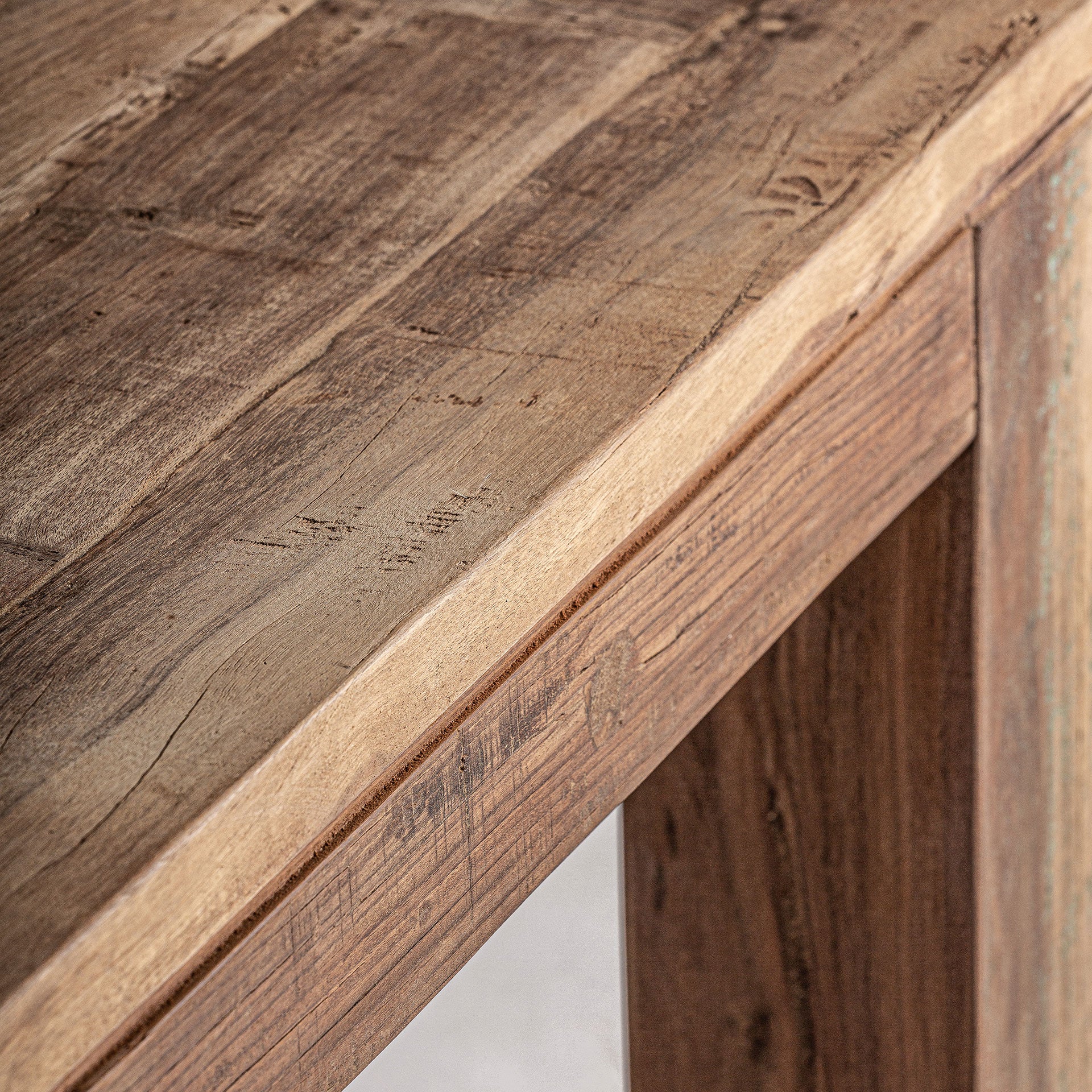 BACKLYN DINING TABLE