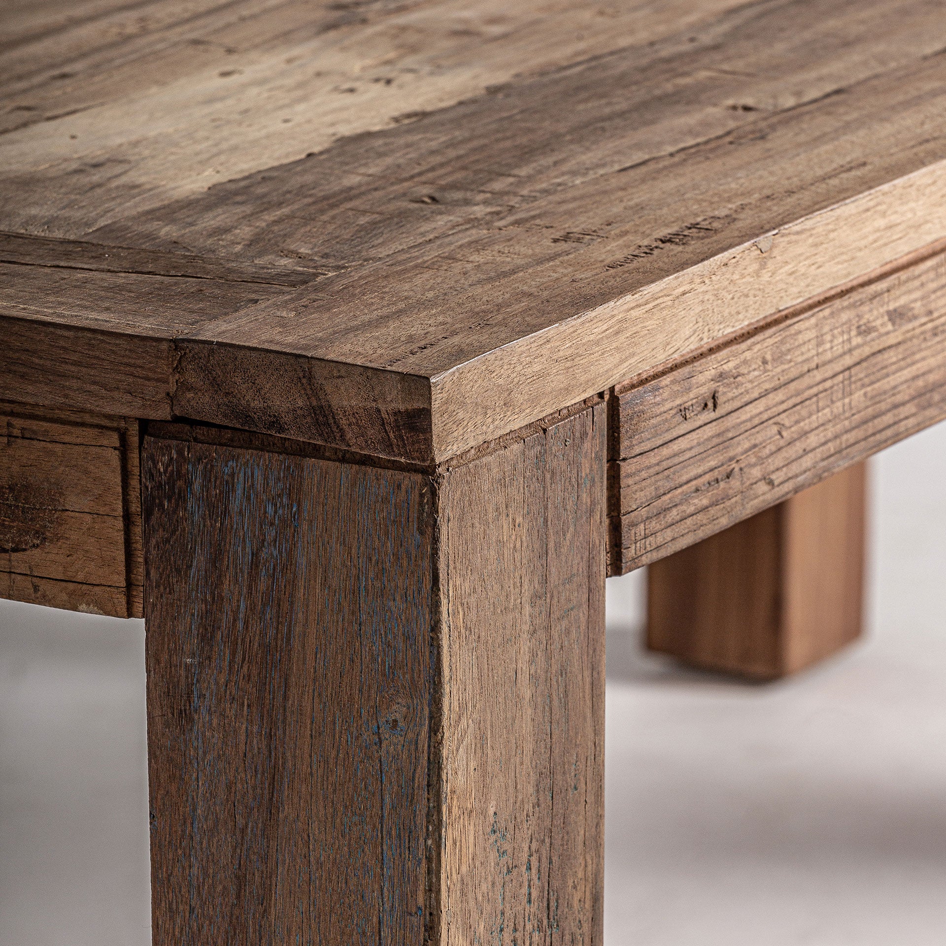 BACKLYN DINING TABLE