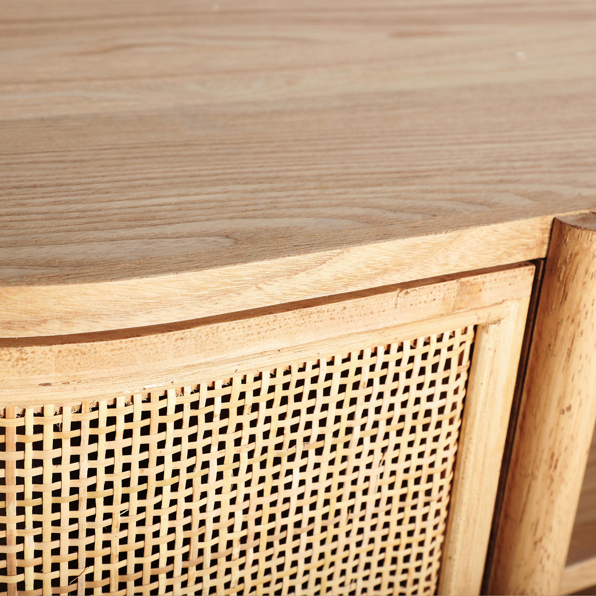 IKLA TV STAND