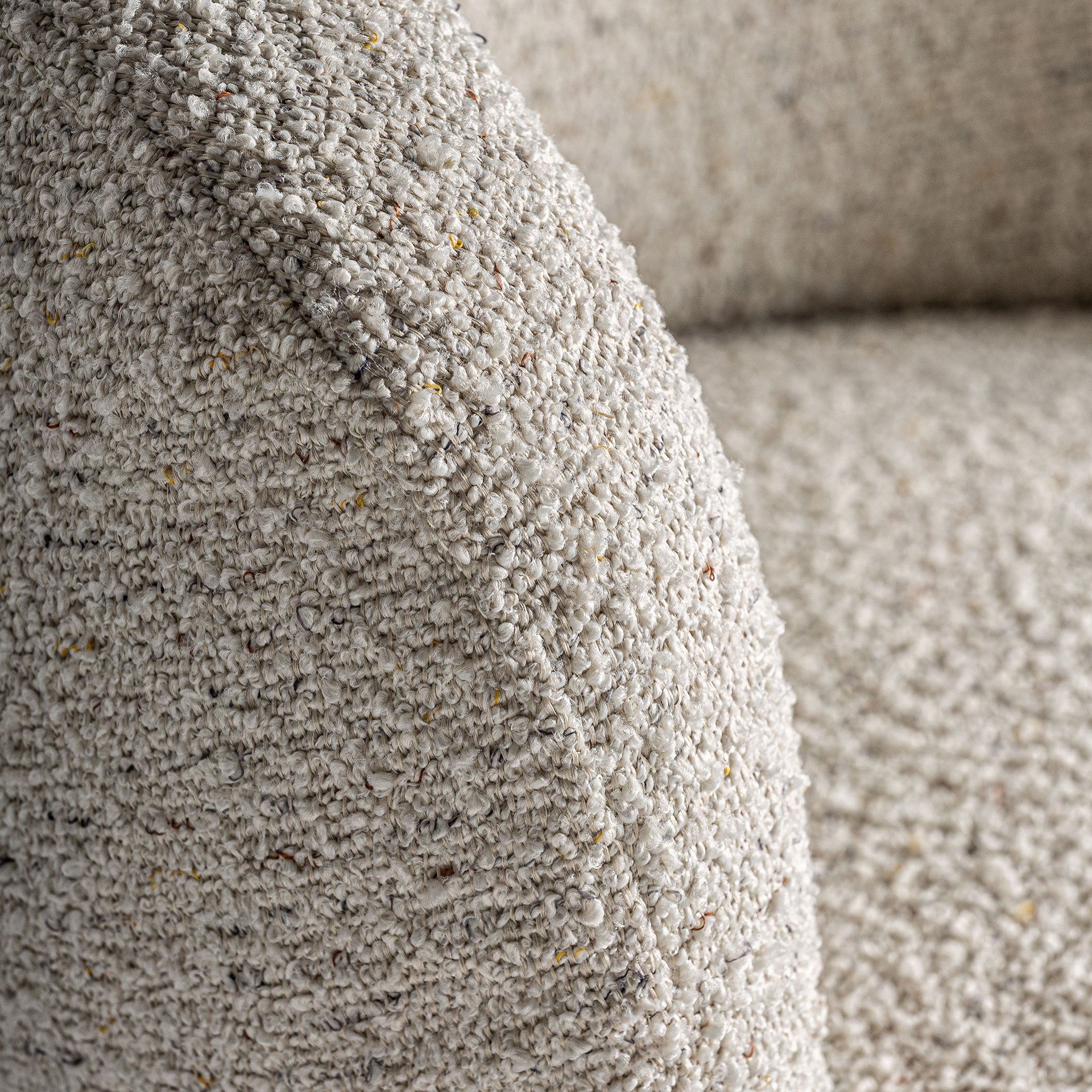 VAYRES ROTATIVE ARMCHAIR