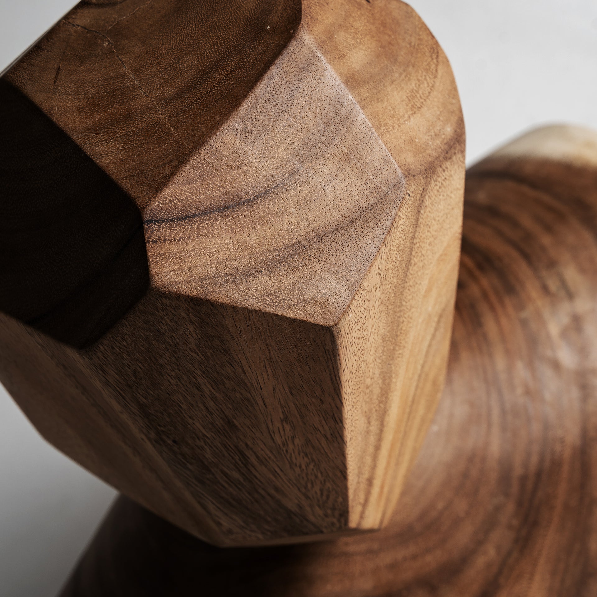 TOTEM DECORATIVE FIGURE