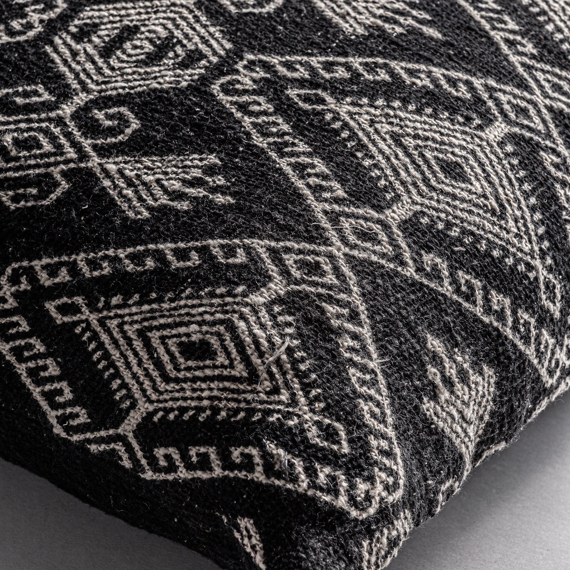 CLEOA CUSHION