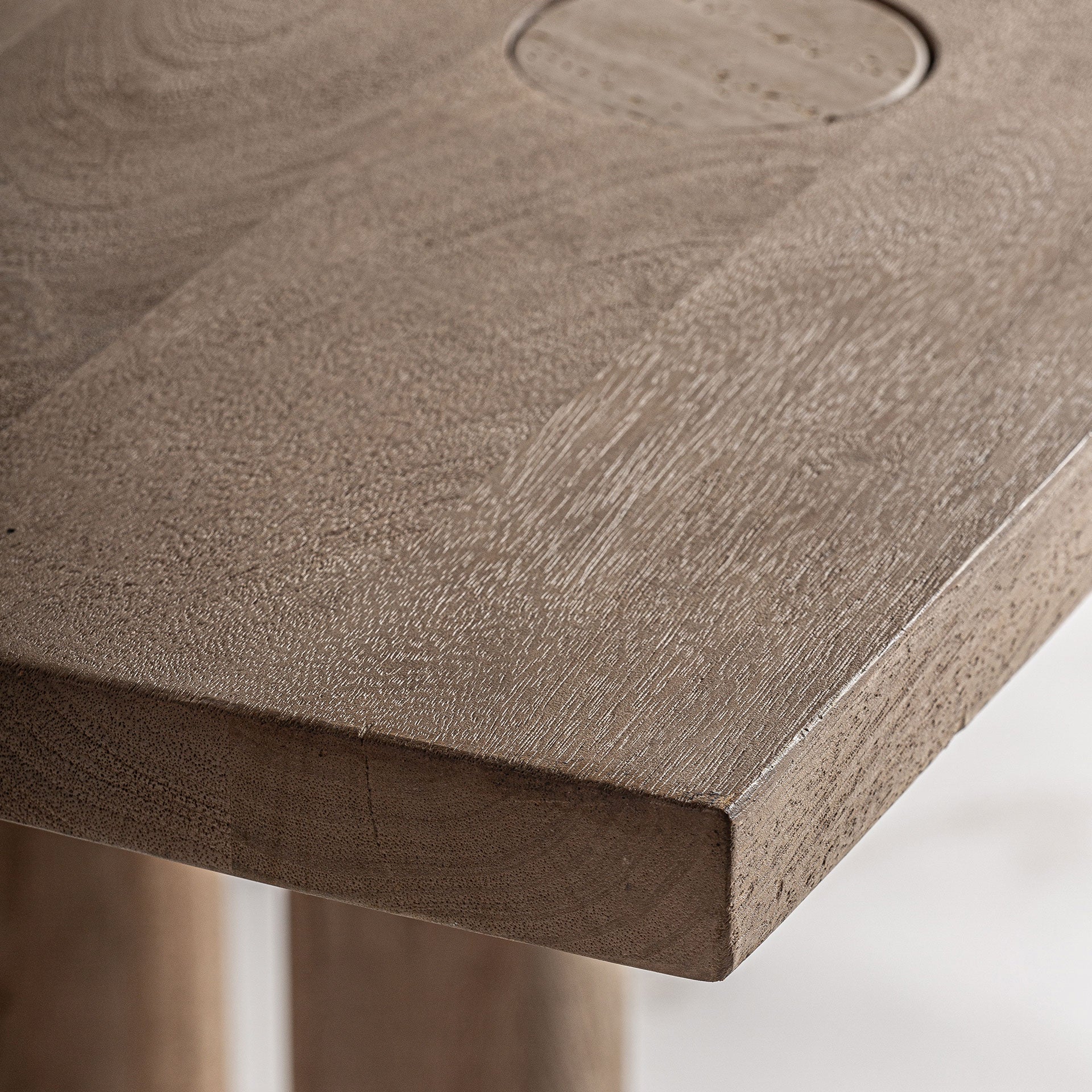 JACQUARD DINING TABLE