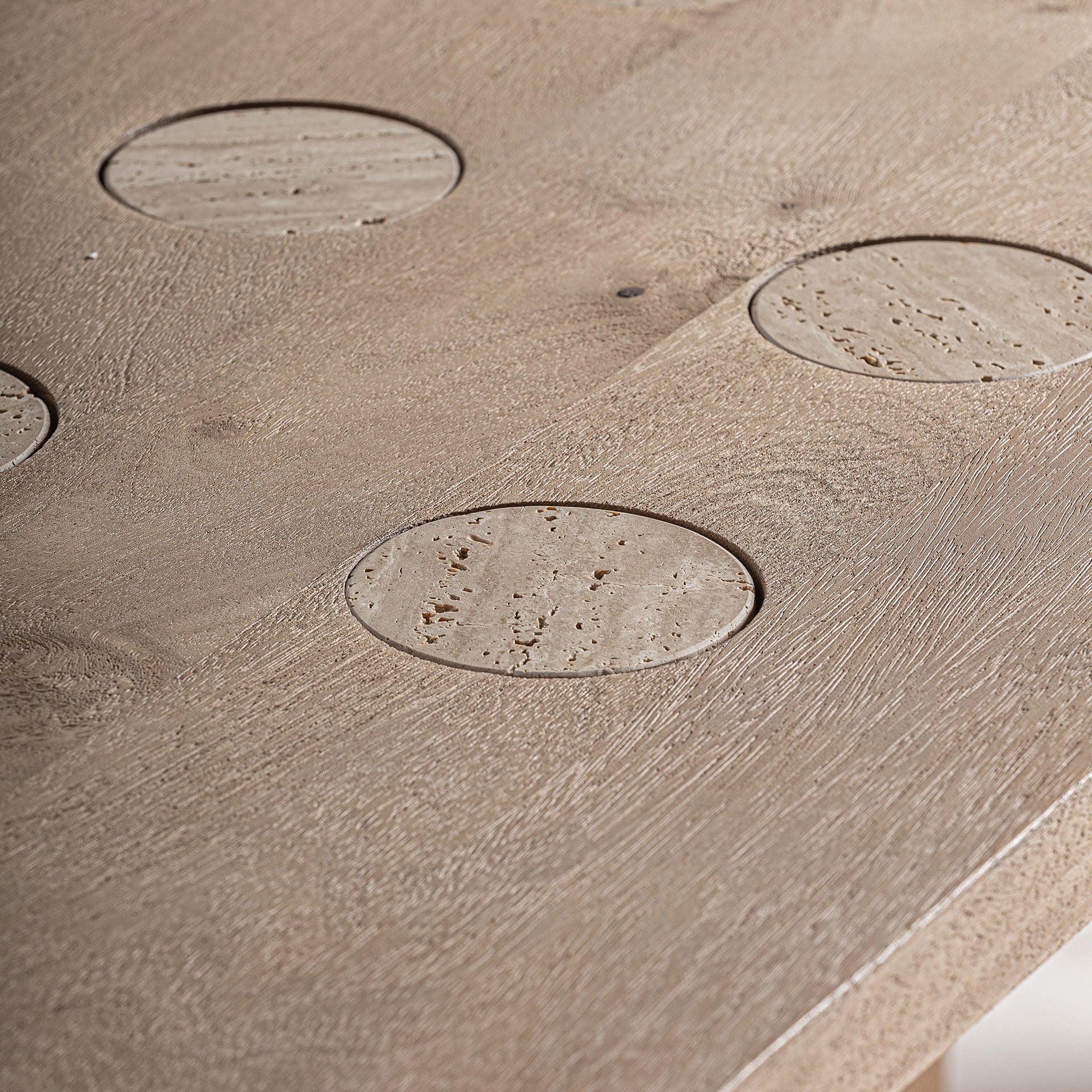 JACQUARD DINING TABLE