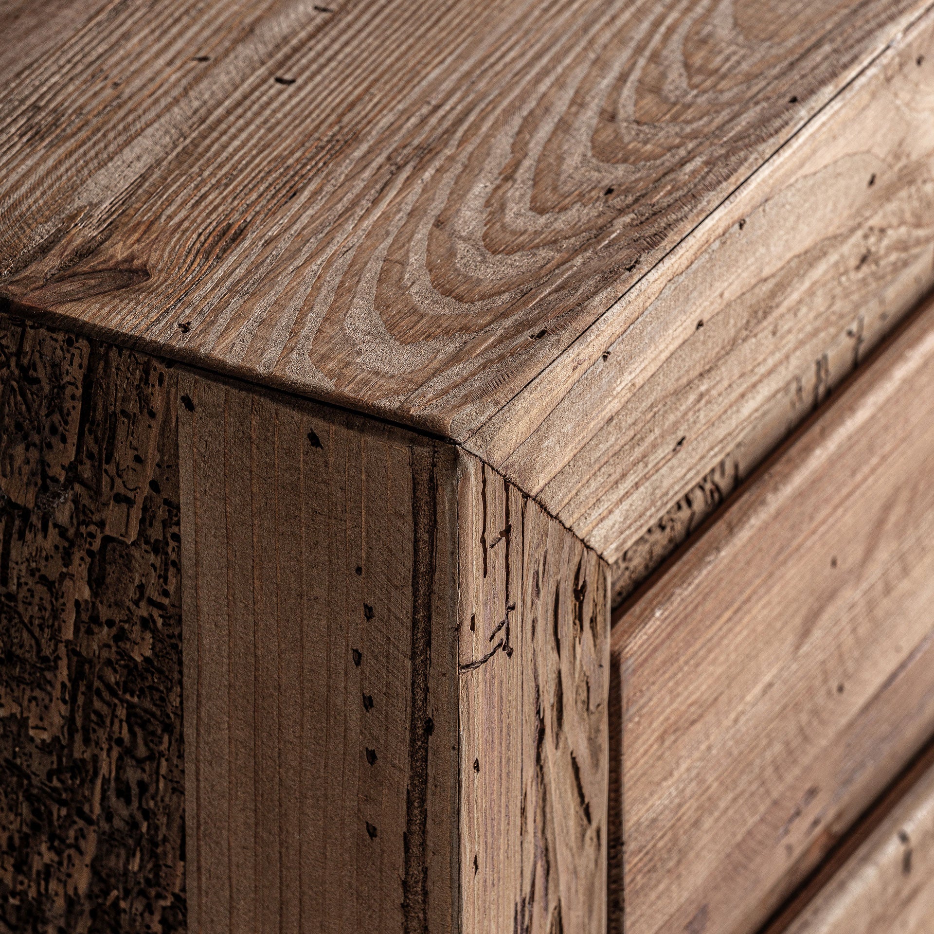 BREIVE BEDSIDE TABLE