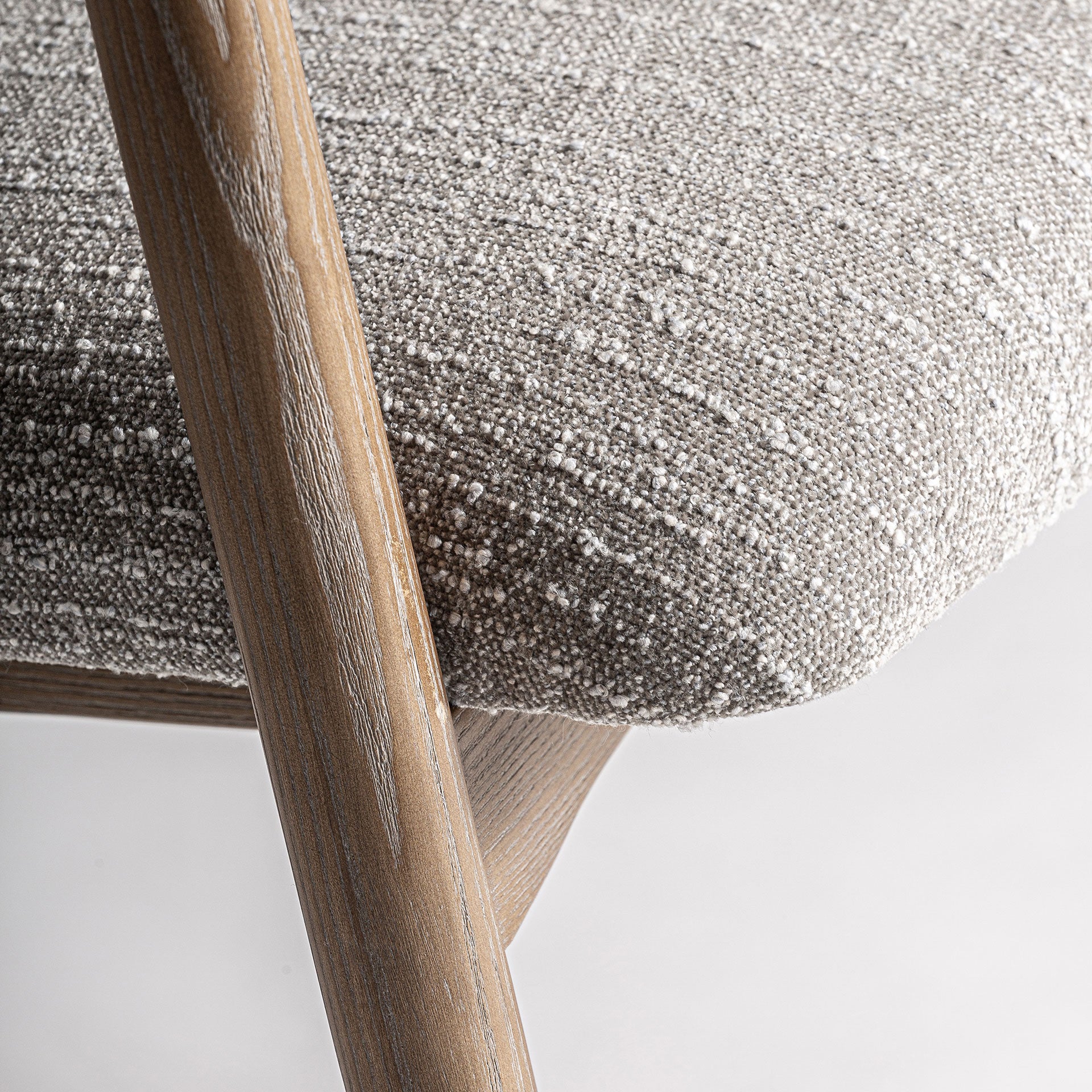 DAVREY CHAIR