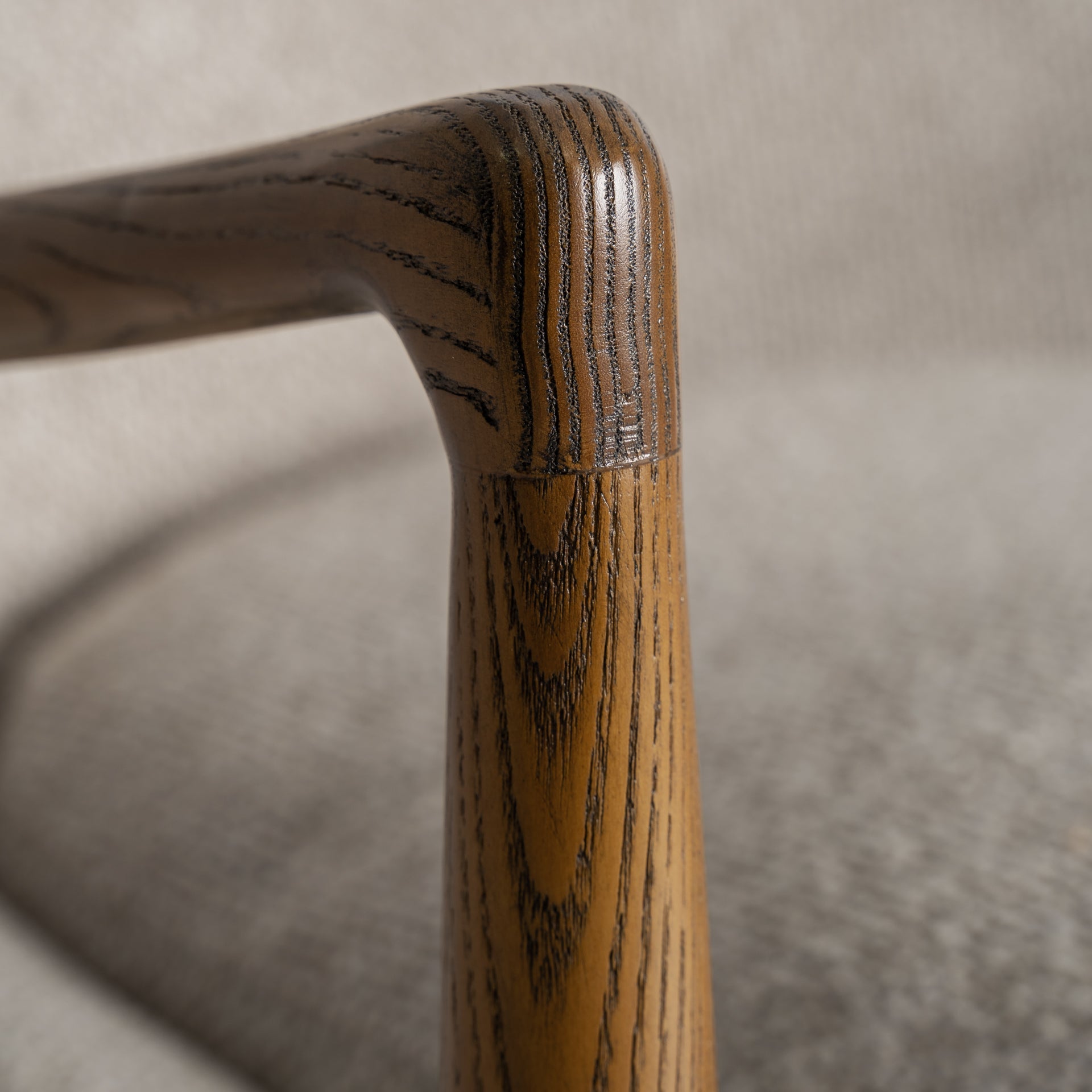 TIGVENI ARMCHAIR
