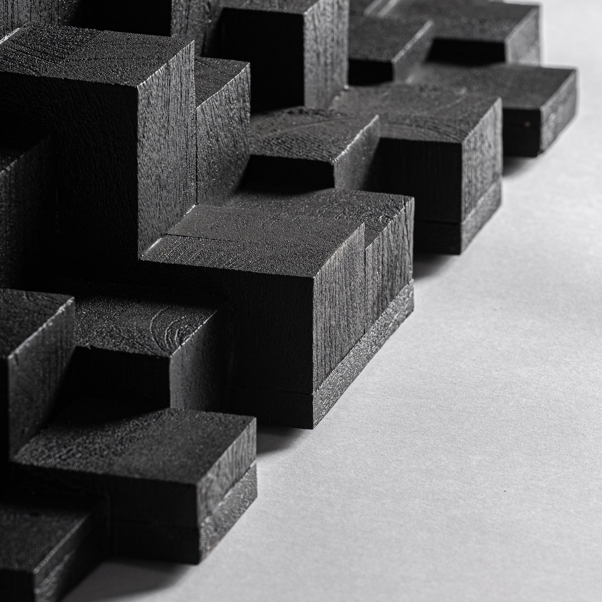 PÈTRIA DINING TABLE