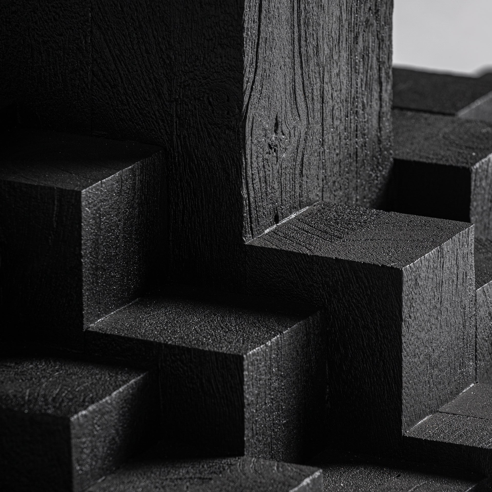 PÈTRIA DINING TABLE