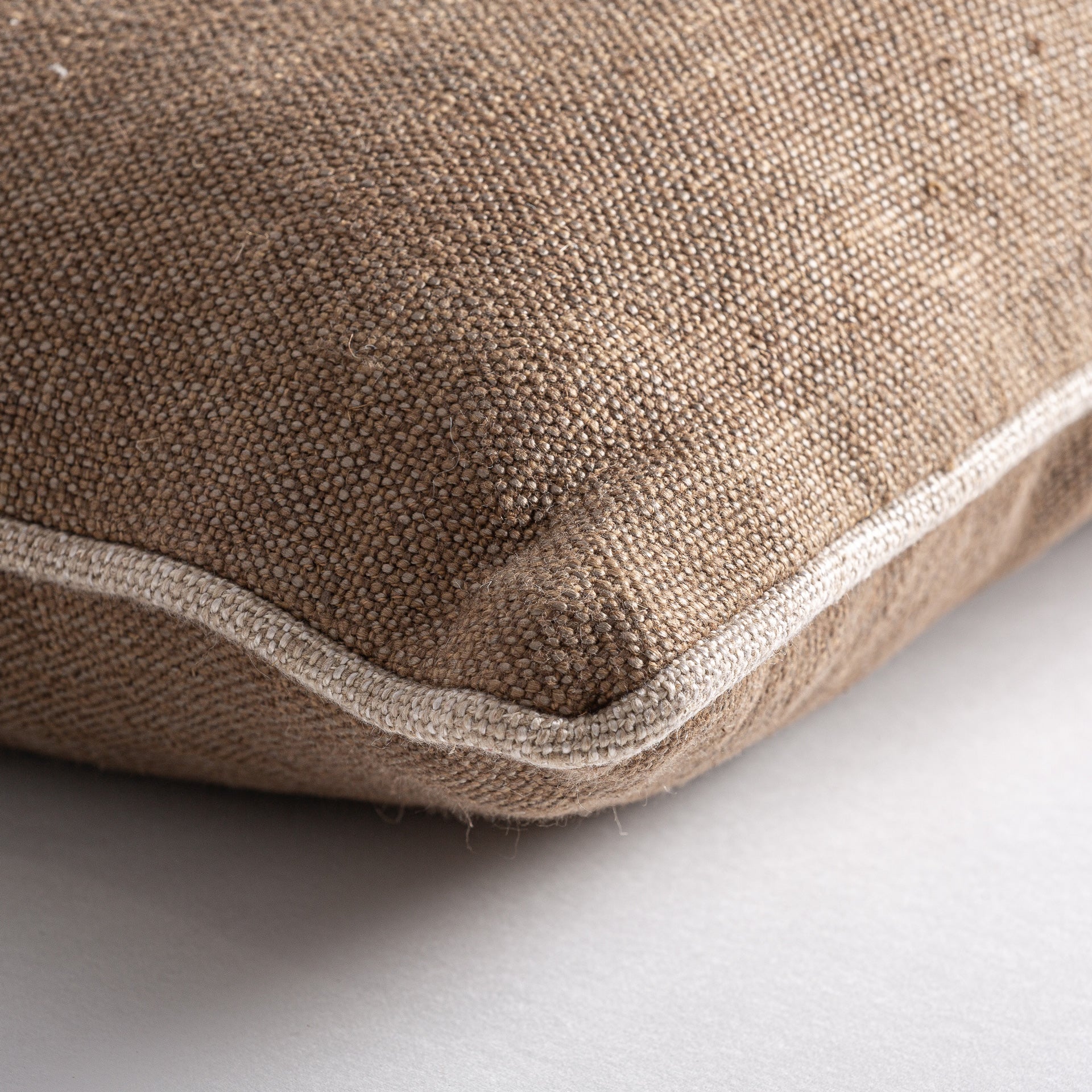 NAHIA CUSHION