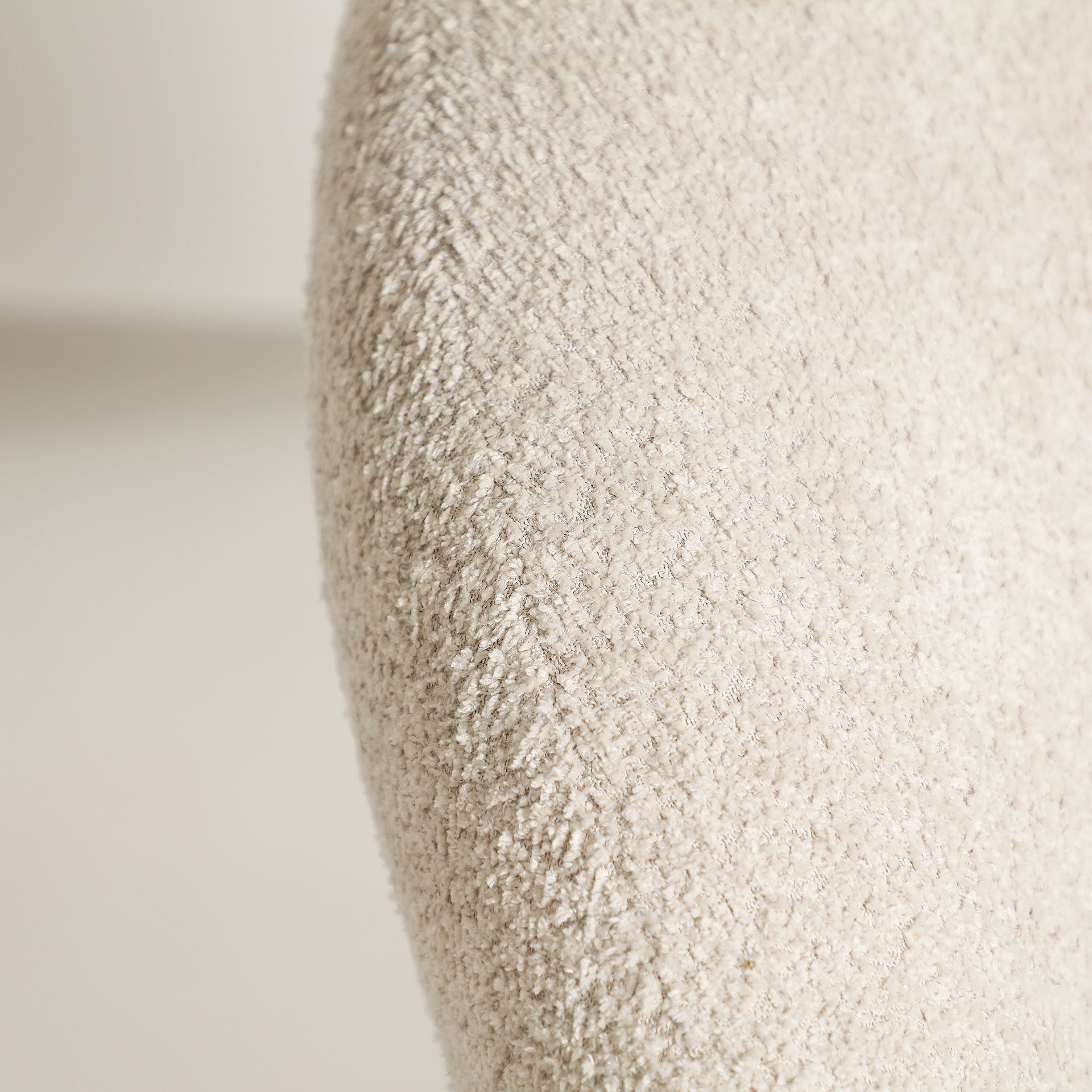 AYENT ROTATIVE ARMCHAIR
