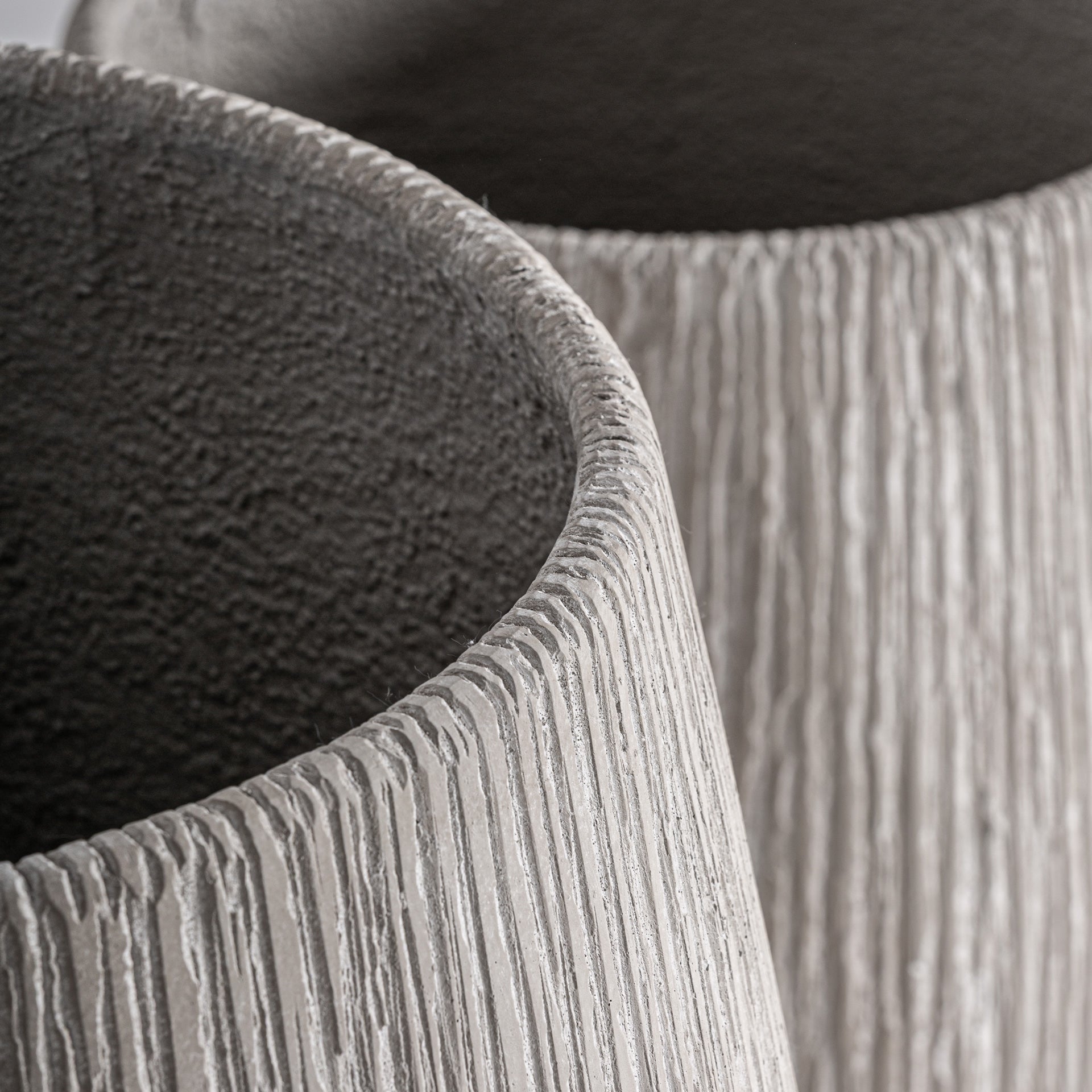 CARLUX VASE (SET OF 2)