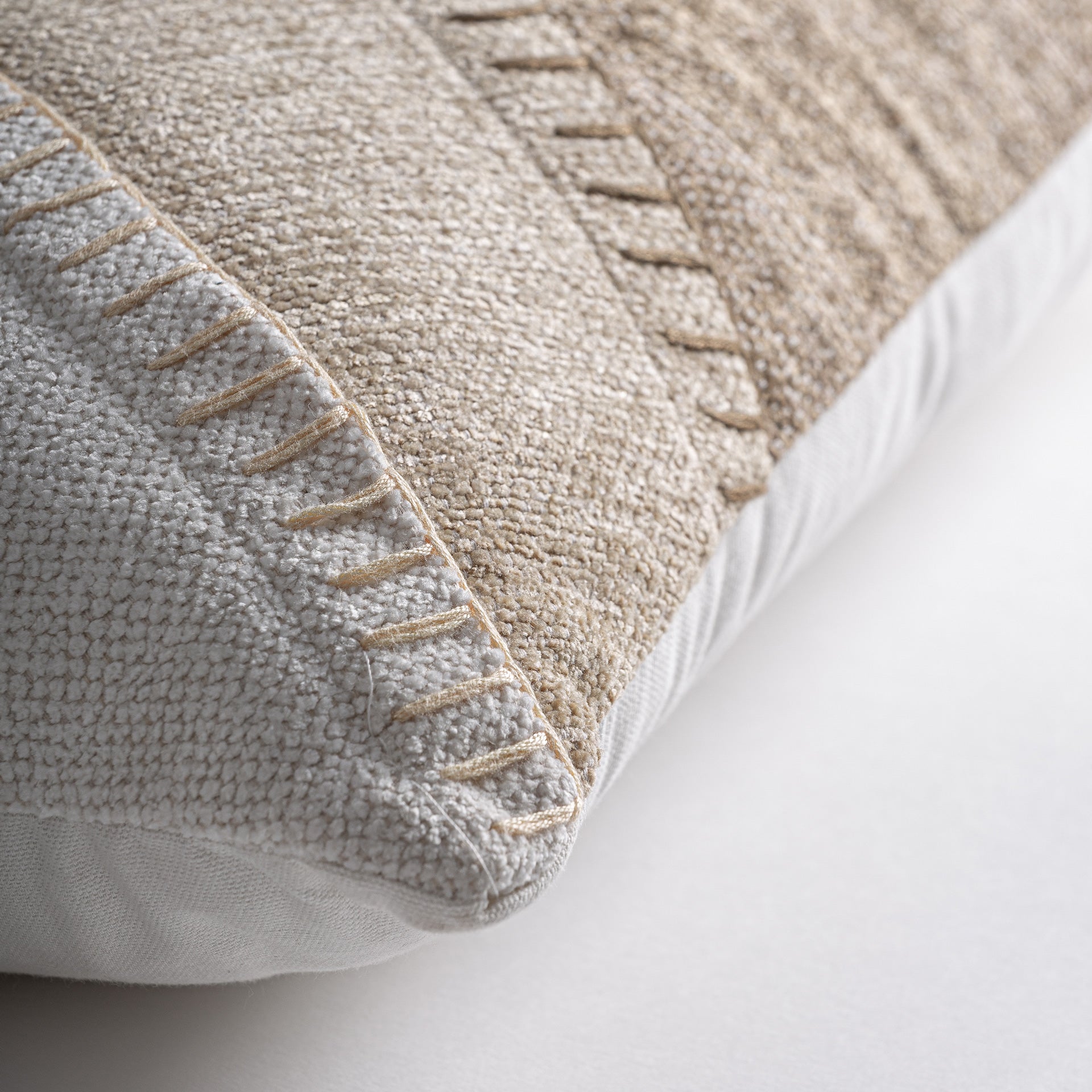 LIKEN CUSHION