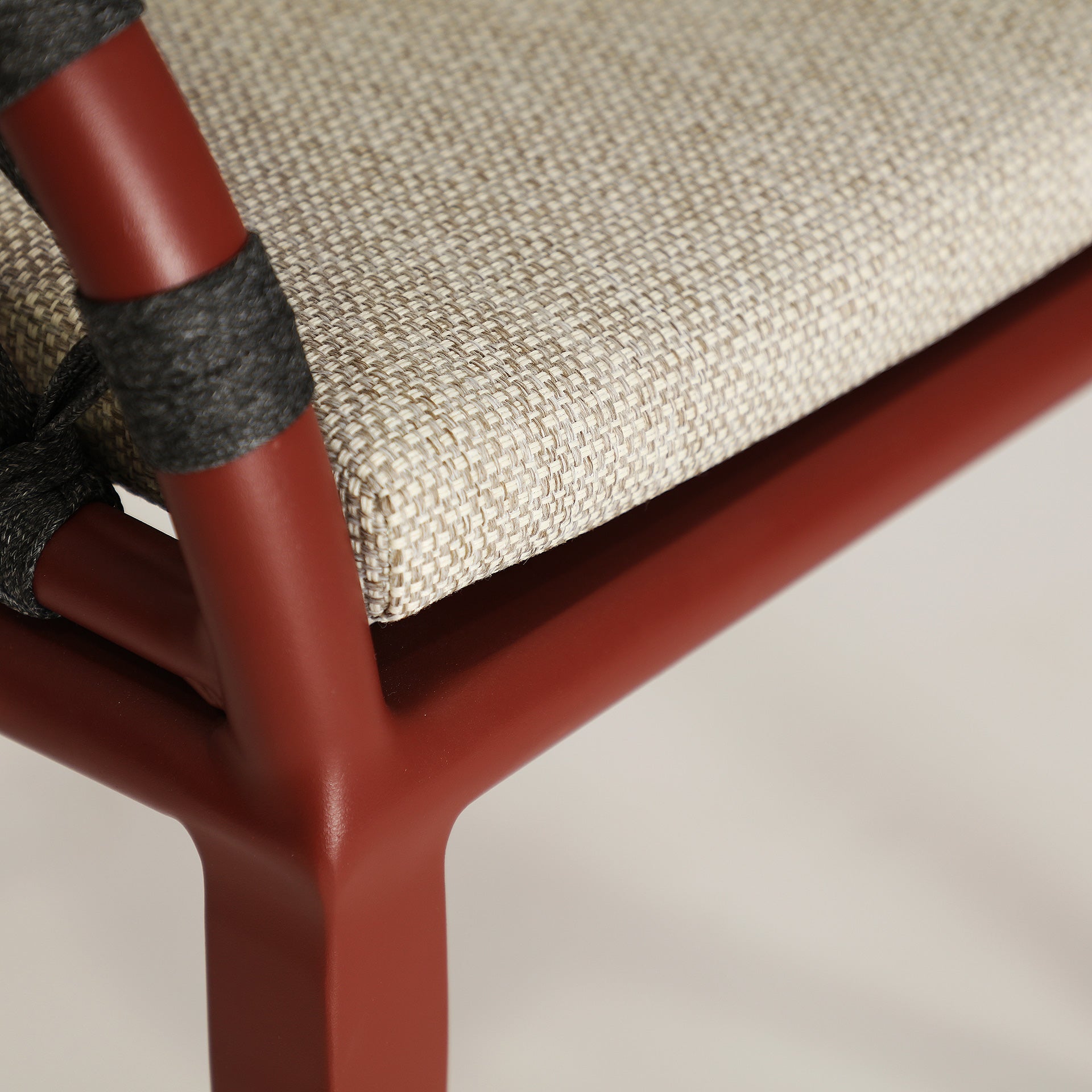 MOSNAY CHAIR